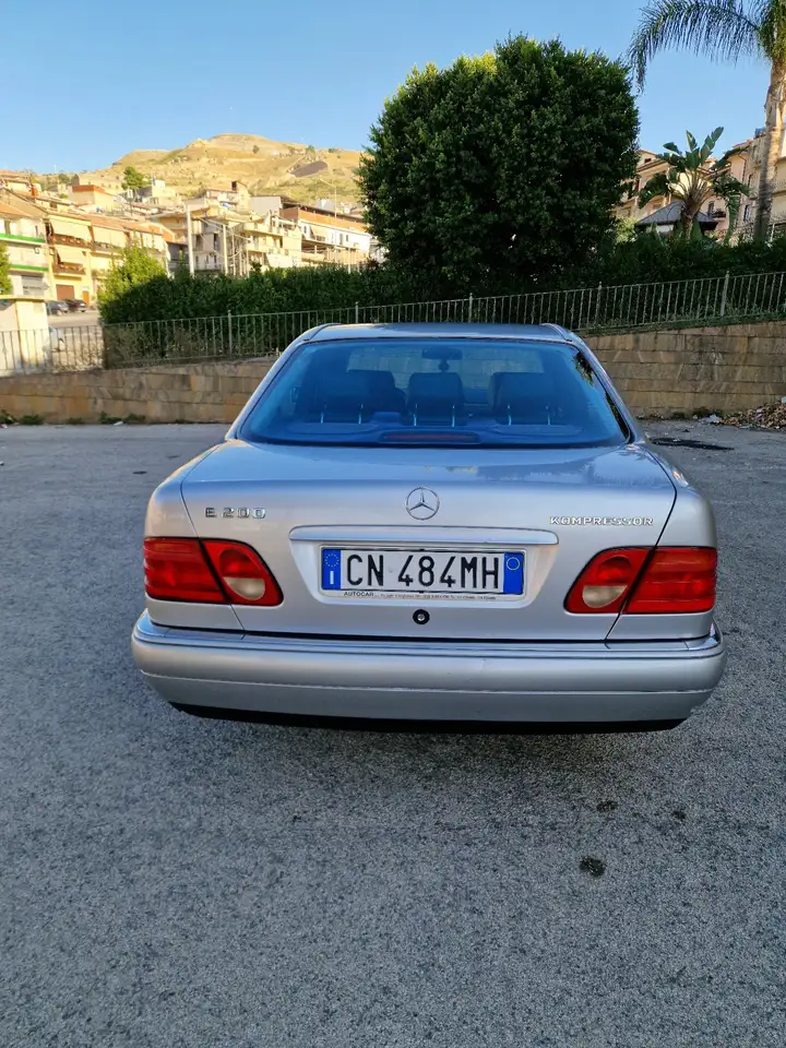 Mercedes-Benz 200, foto 5