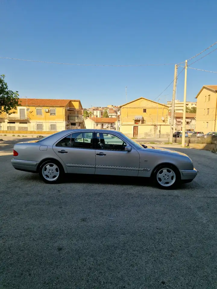 Mercedes-Benz 200, foto 4