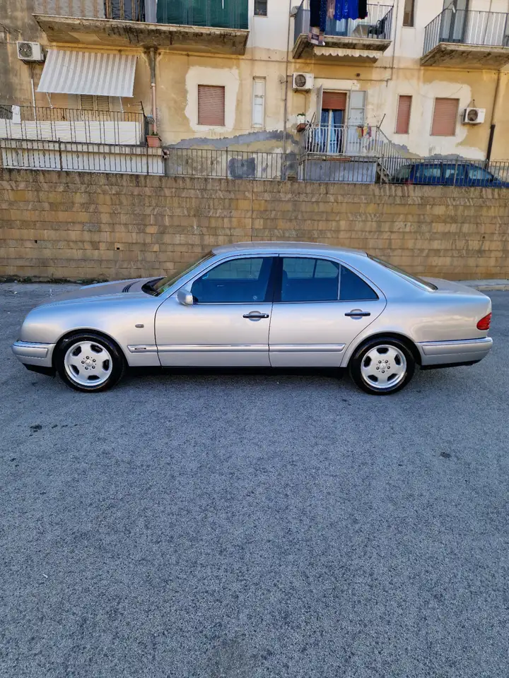 Mercedes-Benz 200, foto 3