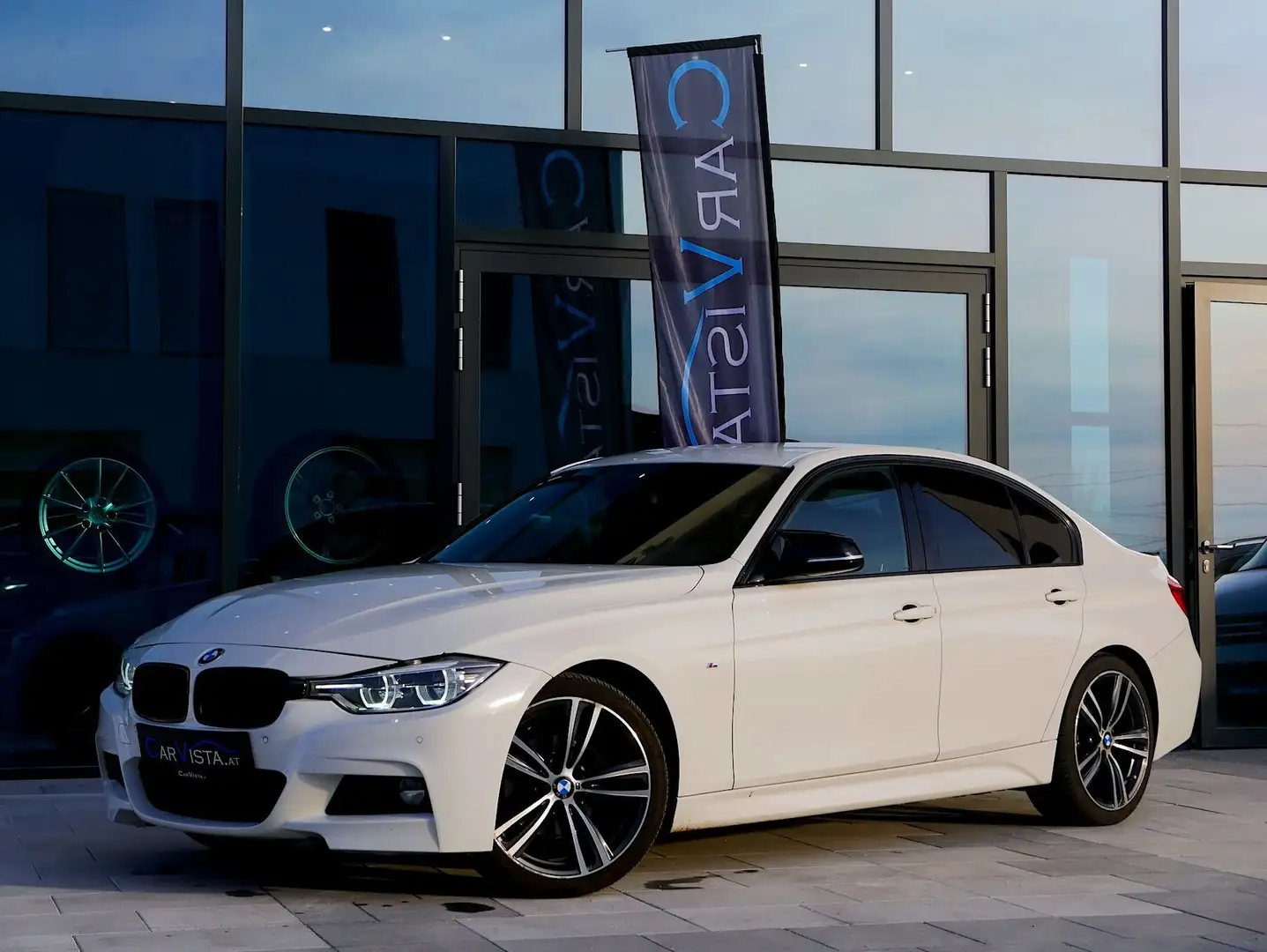 BMW 318 M Sport Aut. Weiß - 1