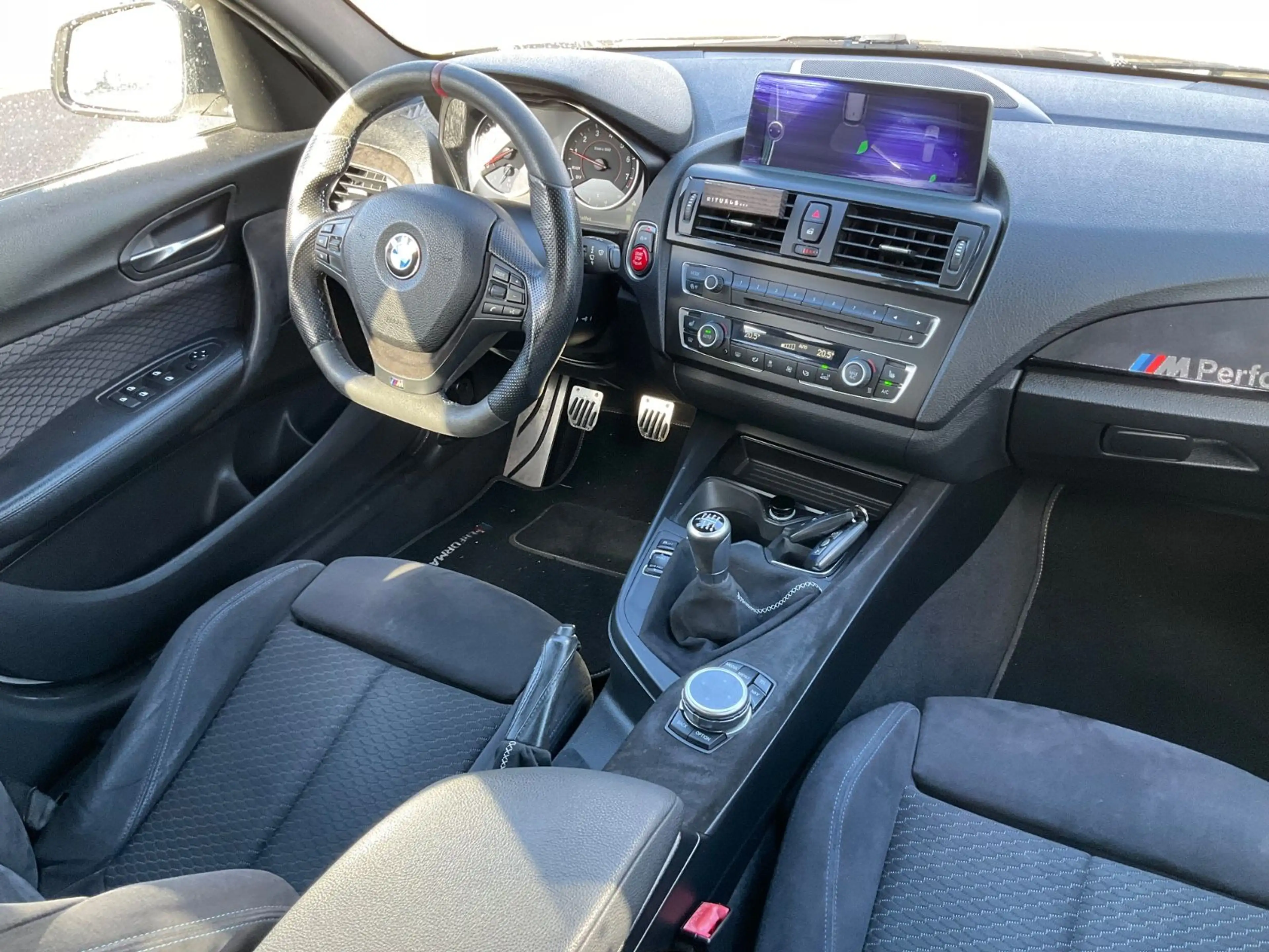 BMW 118 i Limousine 5-trg. * M-Paket Sport-Line * — photo 15