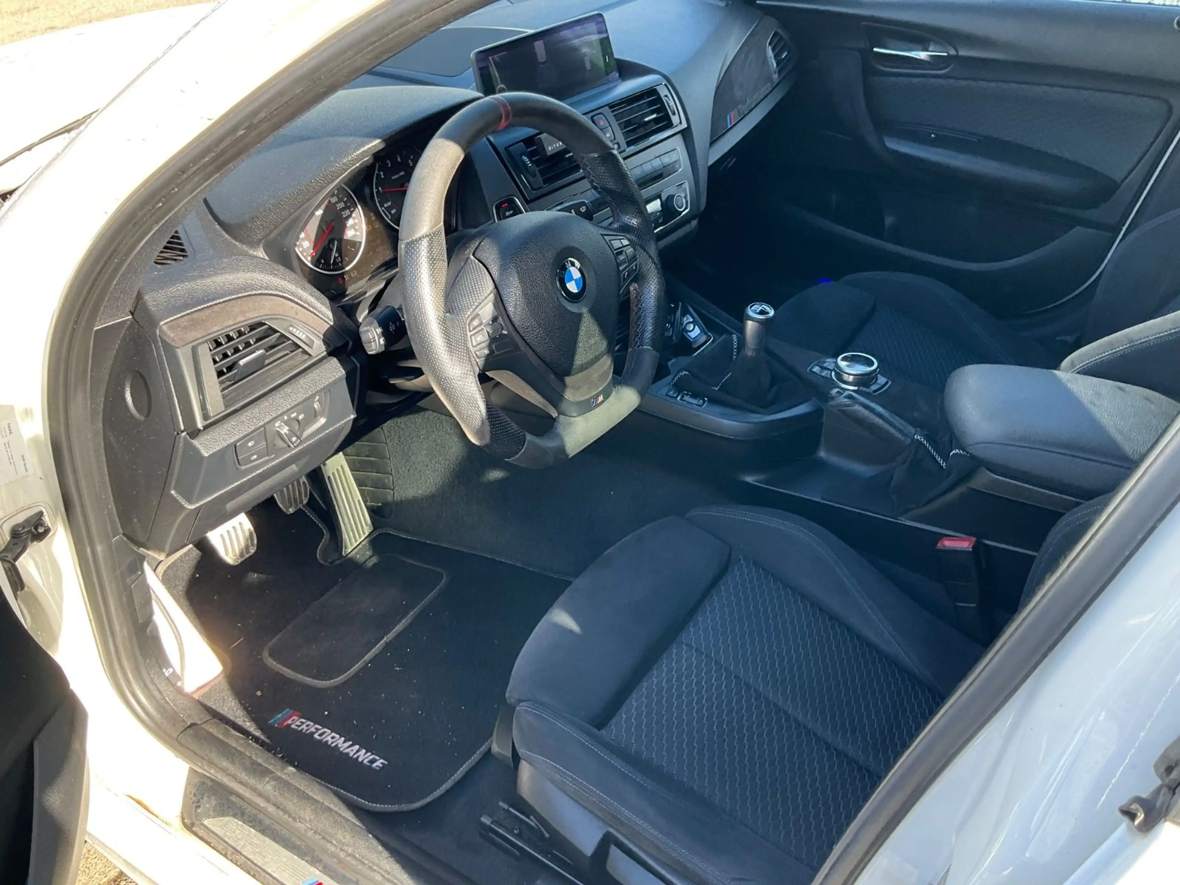 BMW 118 i Limousine 5-trg. * M-Paket Sport-Line * — photo 17