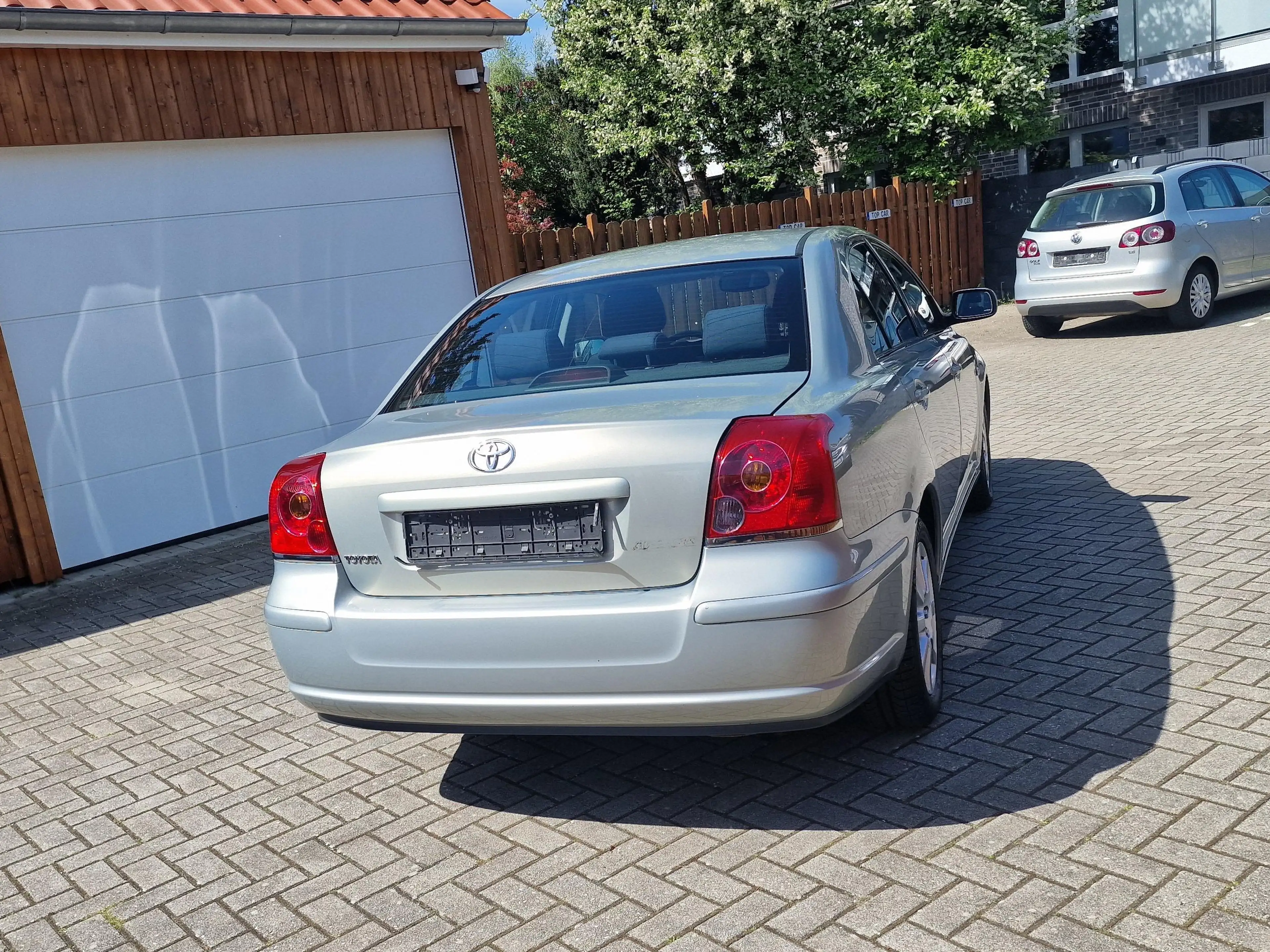 Toyota Avensis 1.8 Executive Lim. Automatik — photo 9