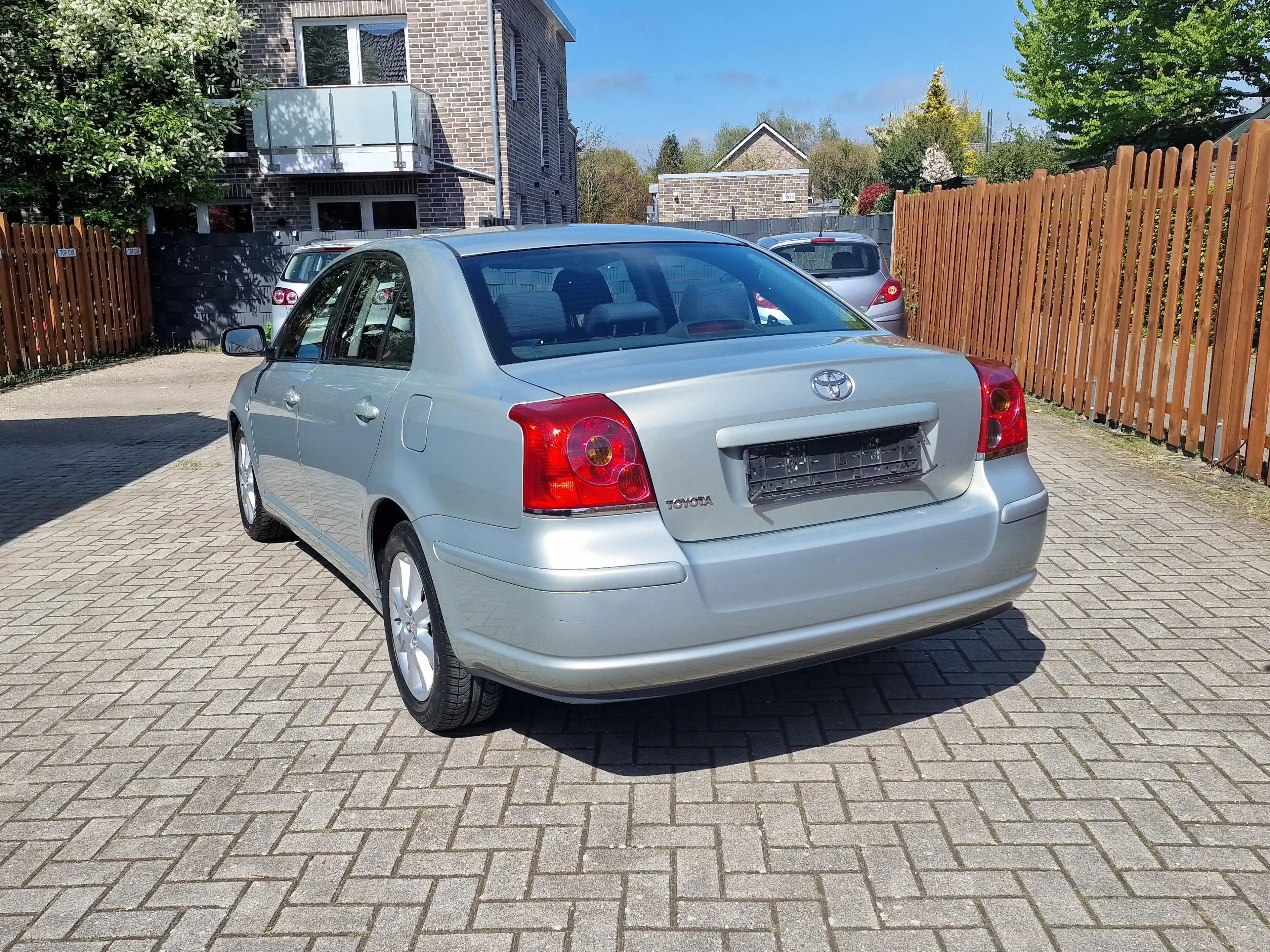 Toyota Avensis 1.8 Executive Lim. Automatik — photo 8