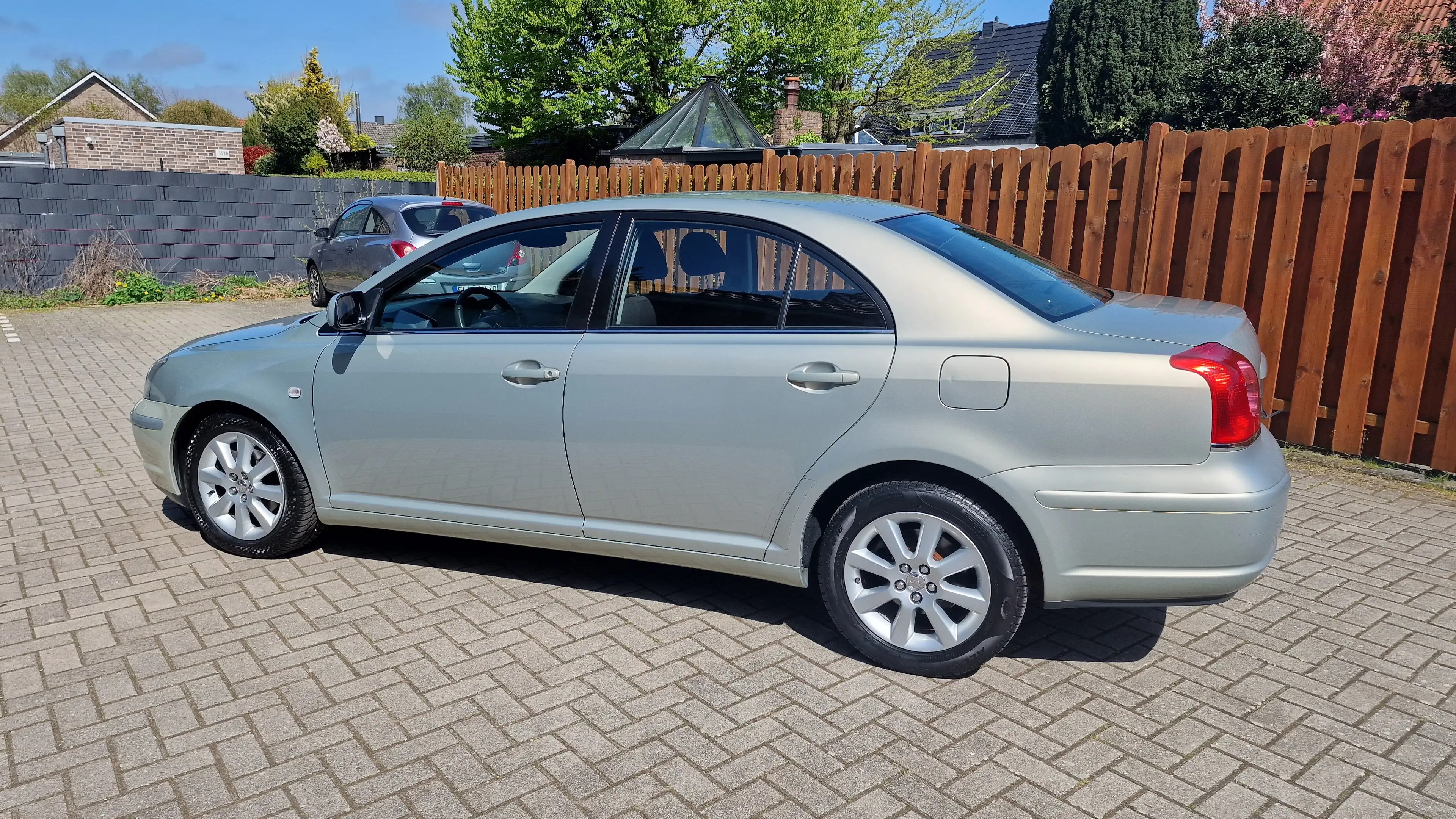 Toyota Avensis 1.8 Executive Lim. Automatik — photo 6