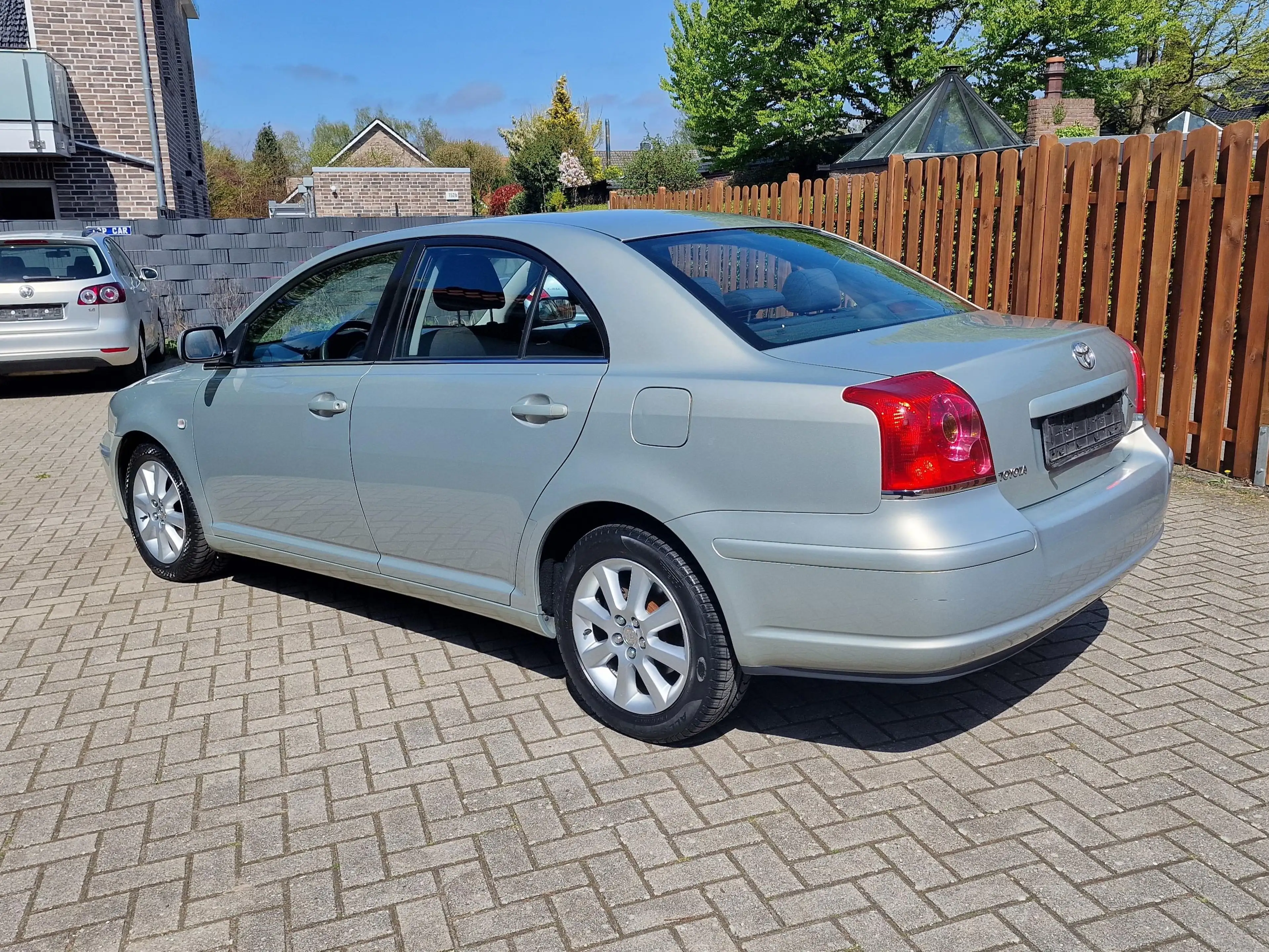 Toyota Avensis 1.8 Executive Lim. Automatik — photo 7