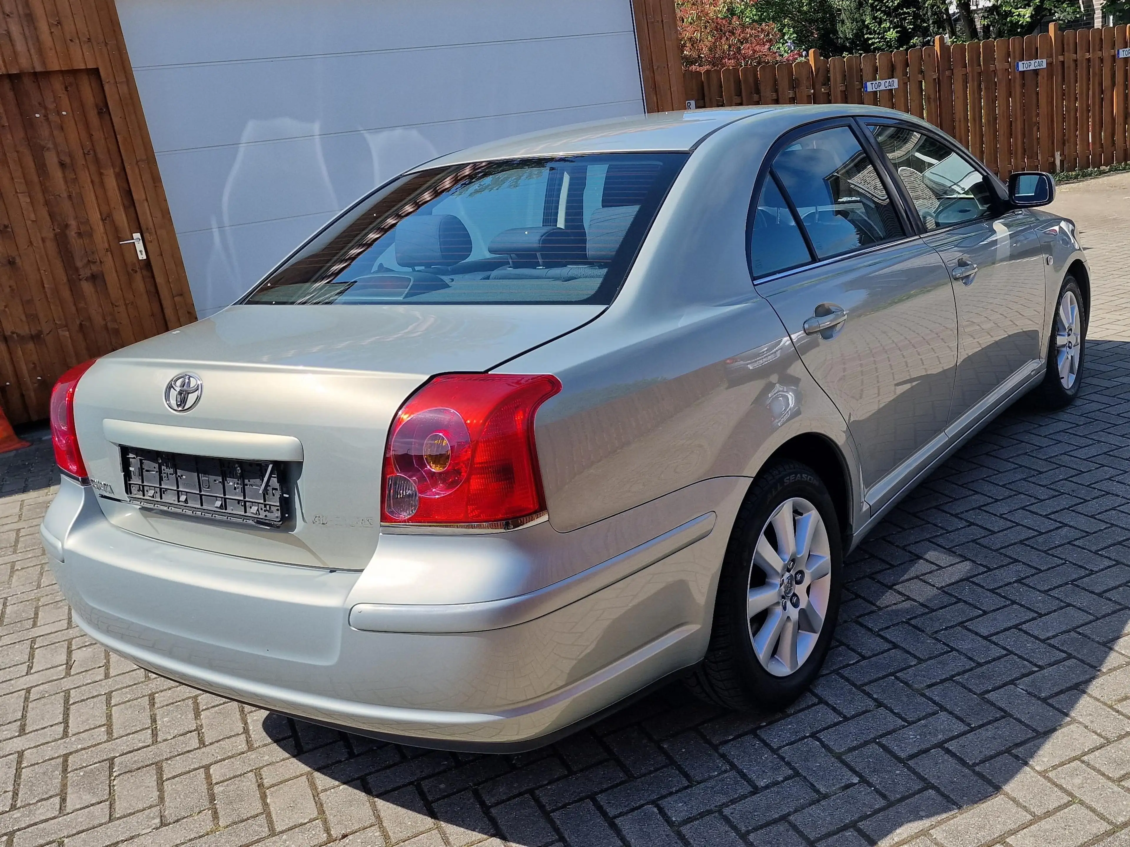 Toyota Avensis 1.8 Executive Lim. Automatik — photo 10