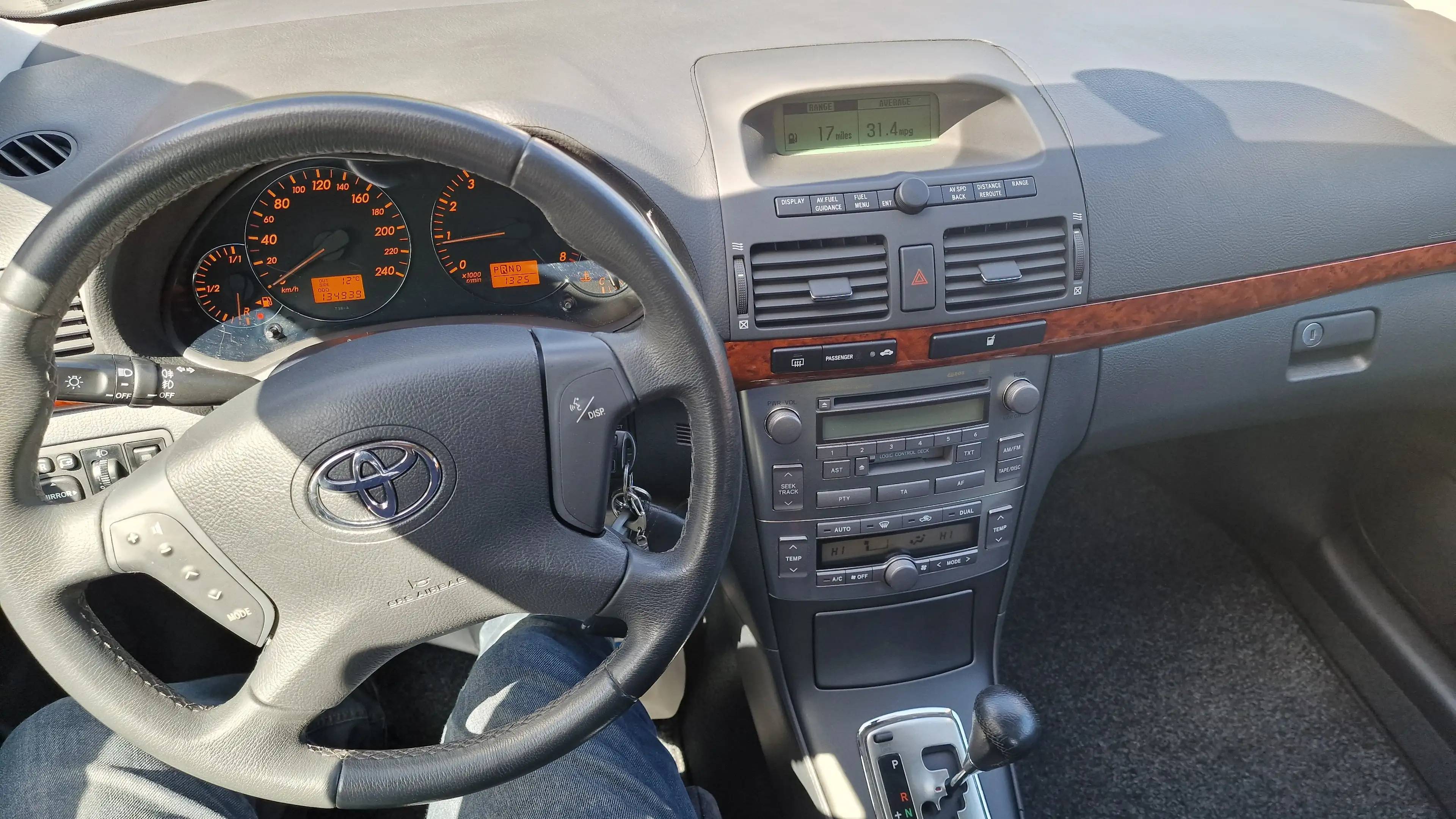 Toyota Avensis 1.8 Executive Lim. Automatik — photo 2