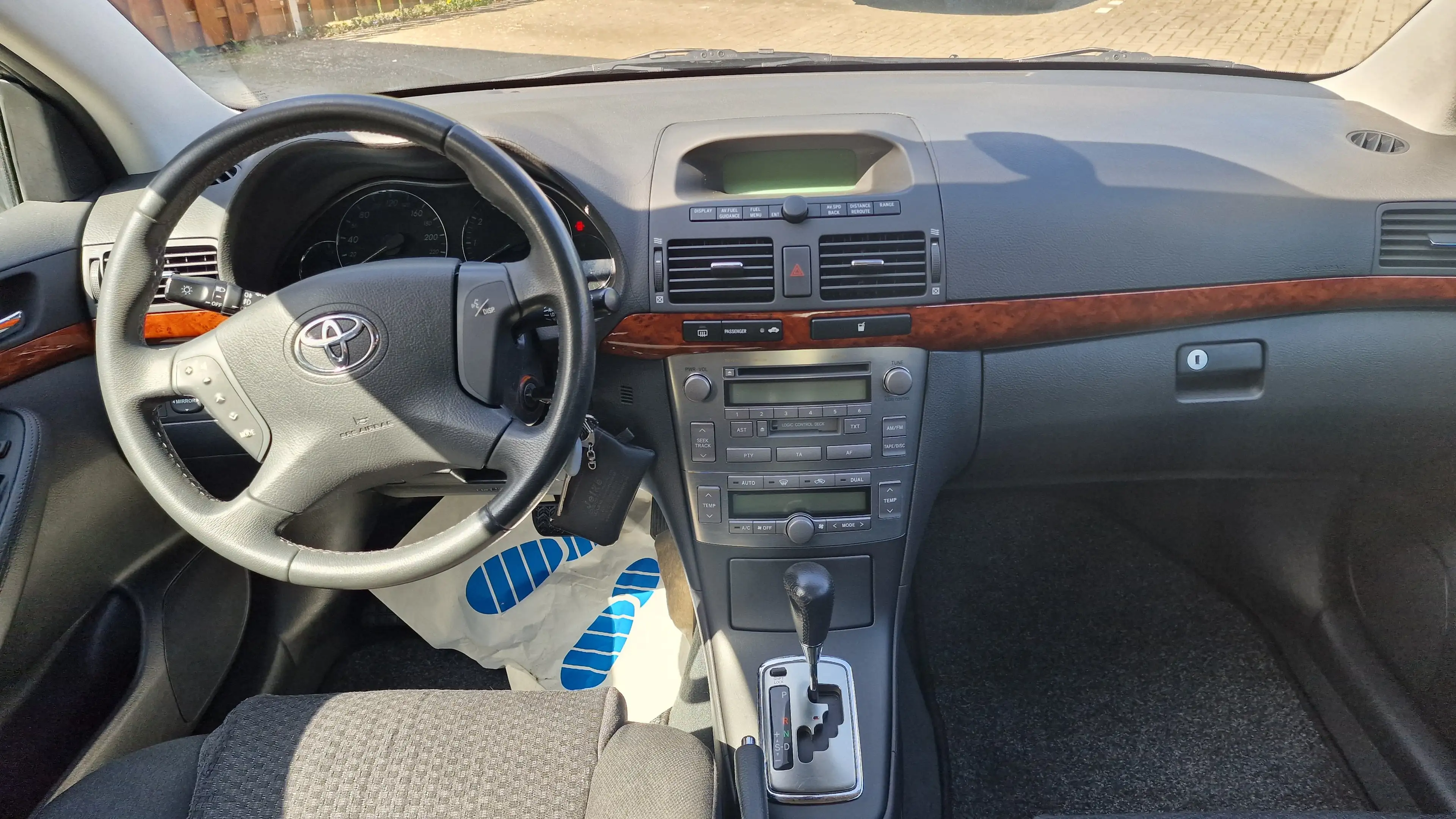 Toyota Avensis 1.8 Executive Lim. Automatik — photo 5