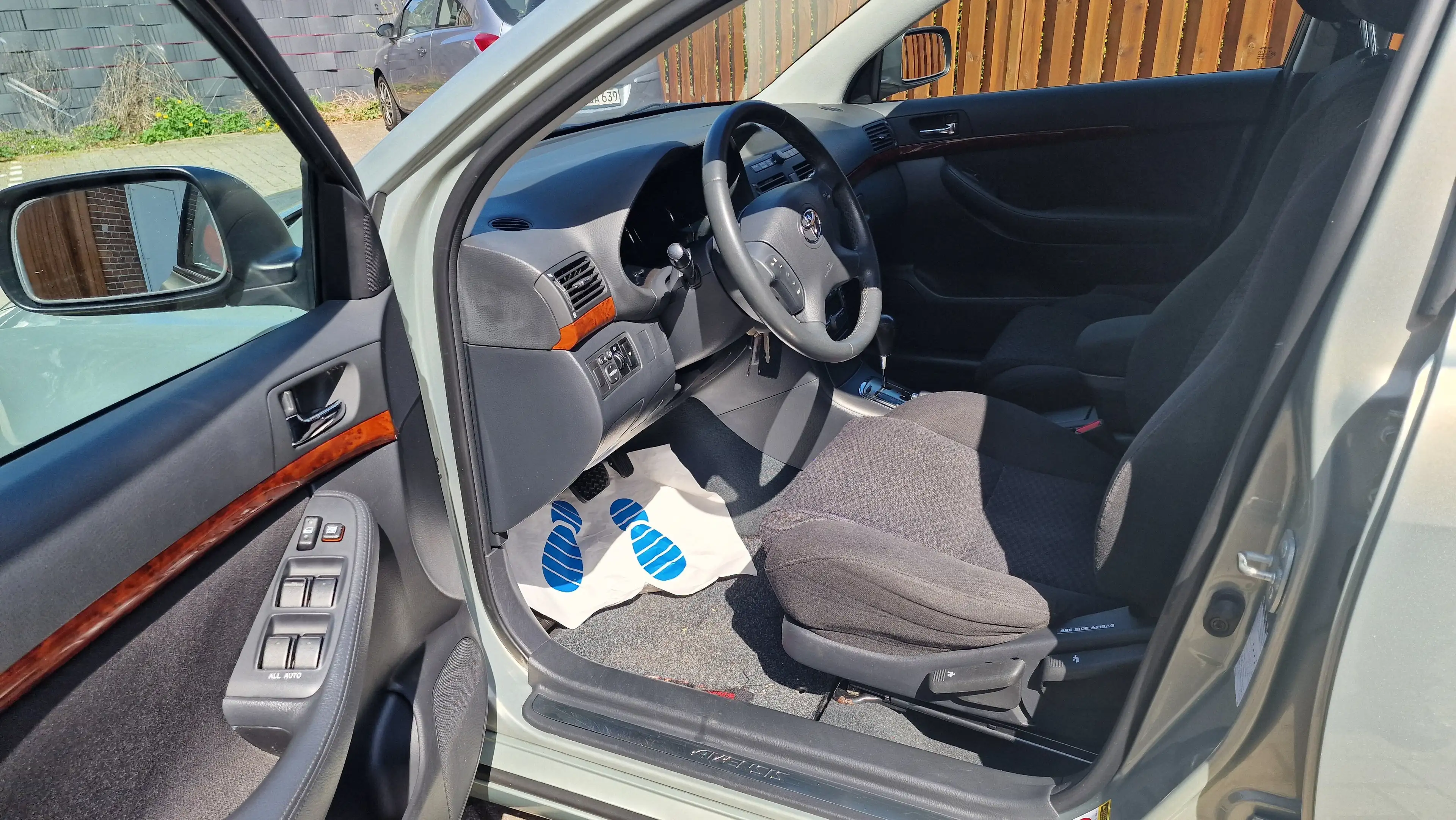 Toyota Avensis 1.8 Executive Lim. Automatik — photo 3
