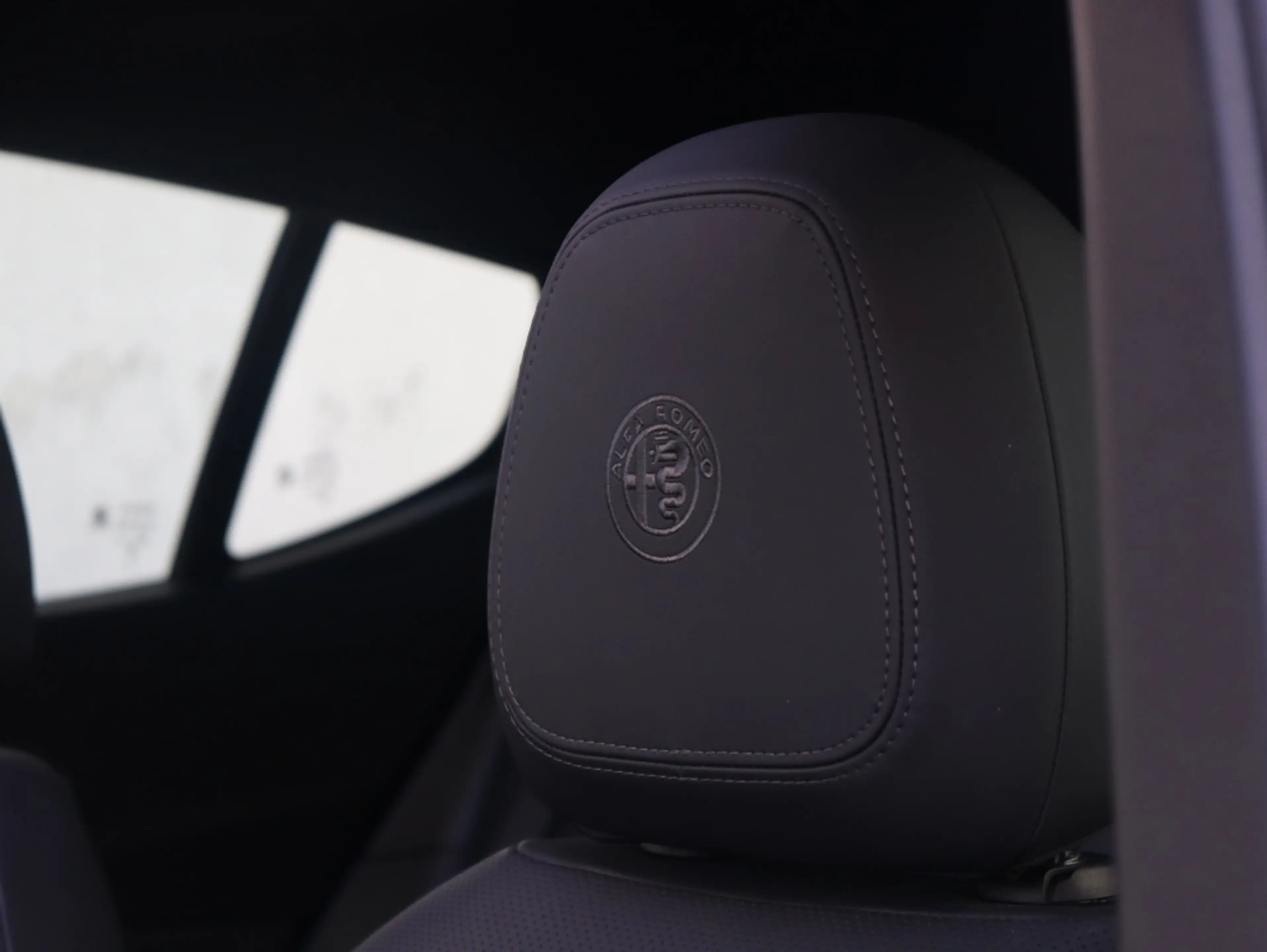 Alfa Romeo Tonale 1.3T PHEV 280 PK Veloce | Pano | Leder | Winter | — photo 13