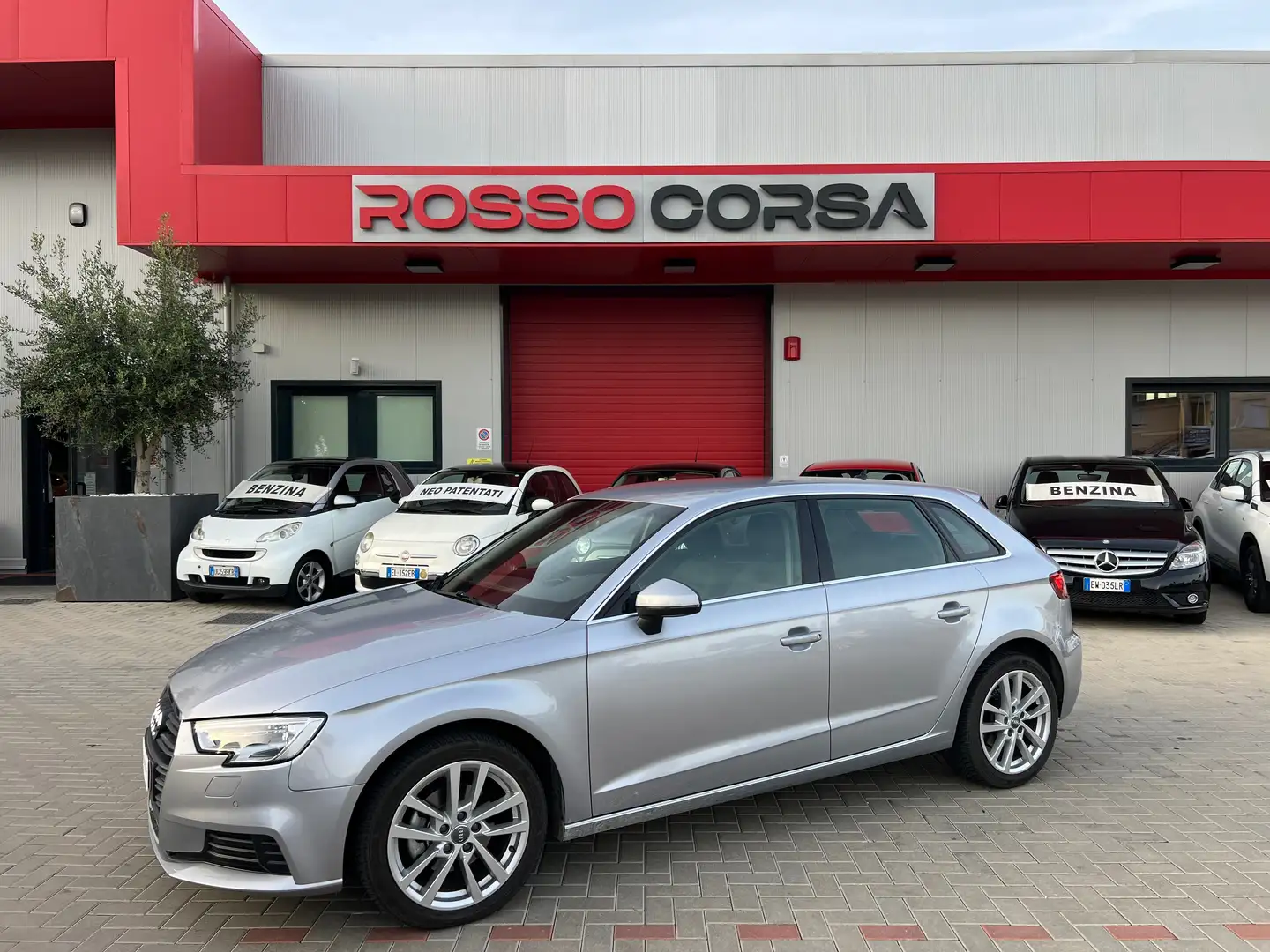 Audi A3 Sportback 30 1.6 tdi Sport 116cv s-tronic EURO6 Plateado - 1