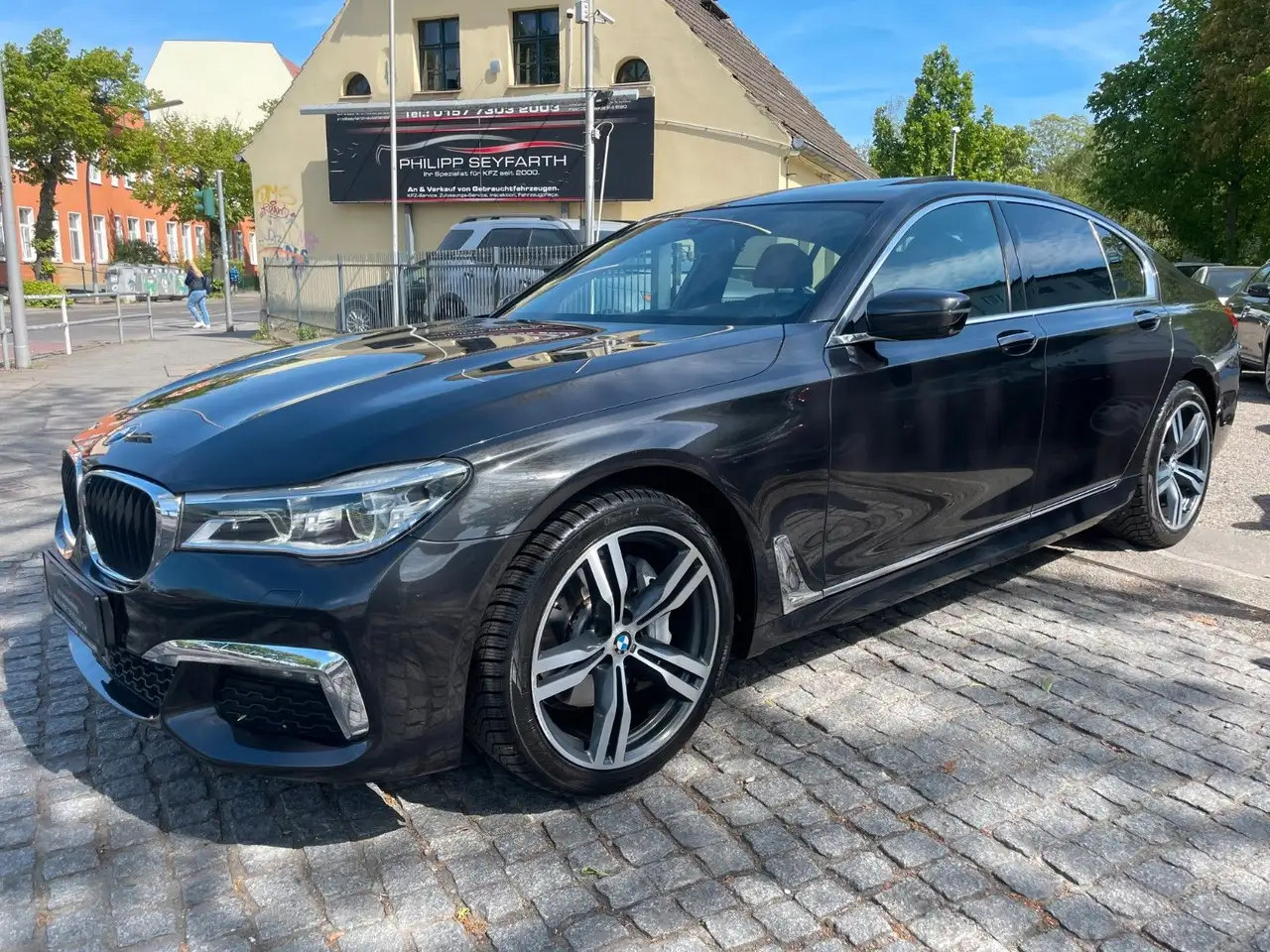 BMW 730