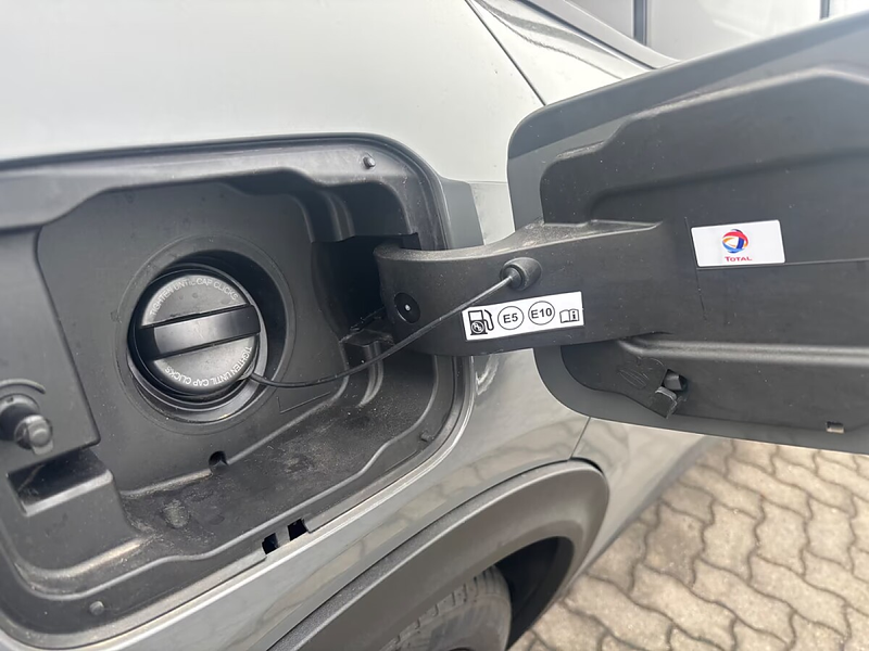 Peugeot 408 1.2 Puretech 130 GT (EURO 6d) — photo 10