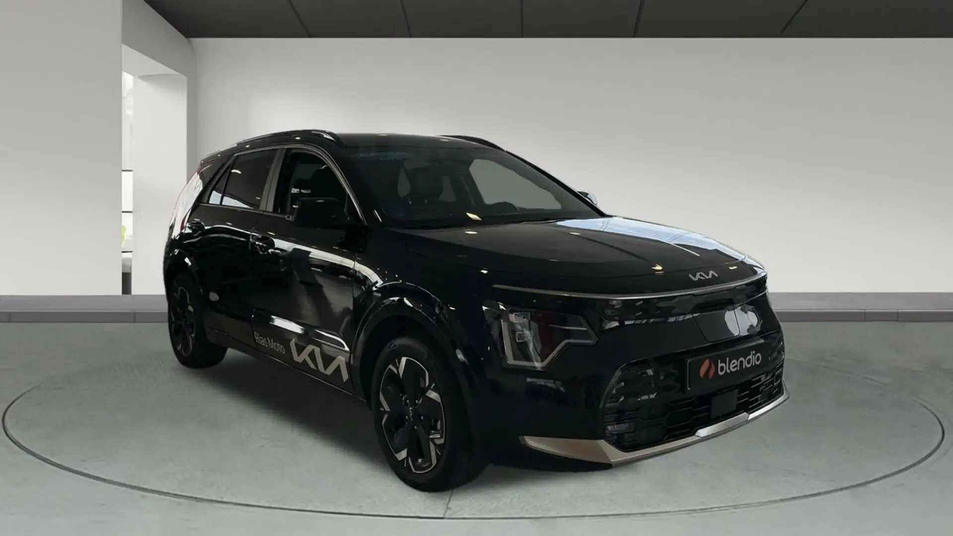 Kia Niro BEV 65KWH 150KW E-NIRO DRIVE 204 5P Schwarz - 2