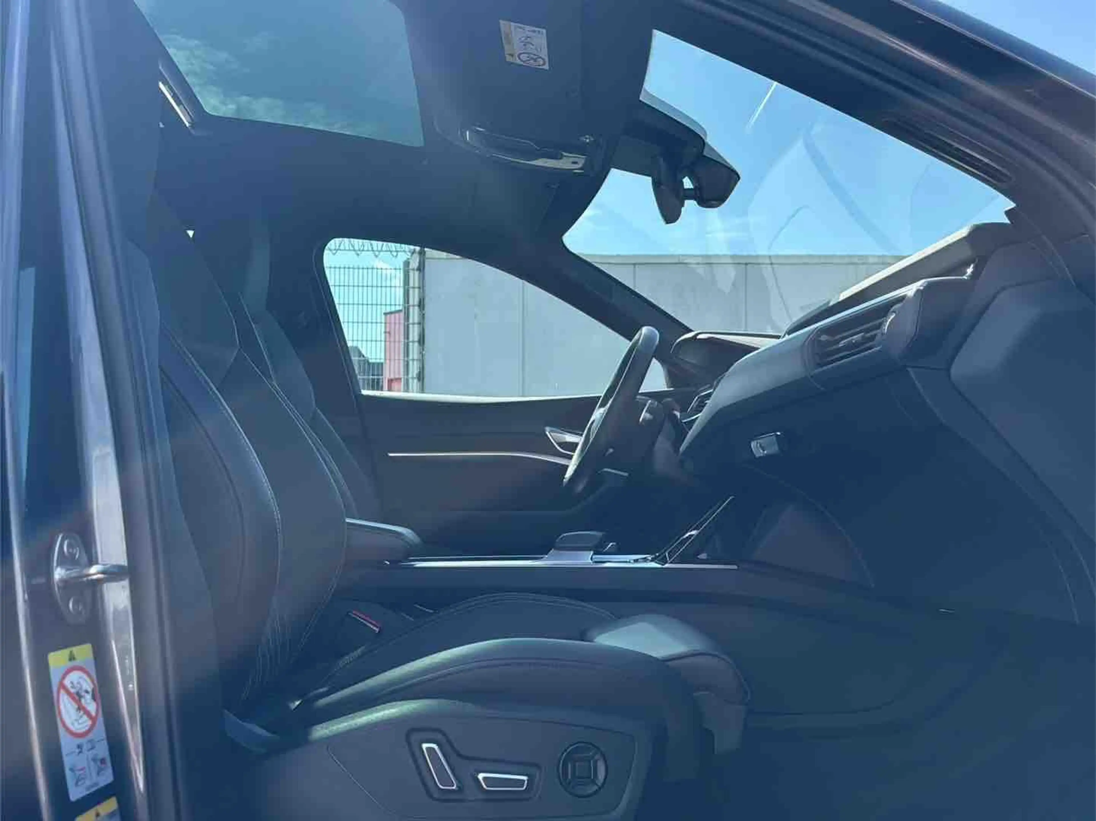 Audi e-tron S ACC AHK HuD PANO S-SITZE NIGHT 22Z 360° — photo 14