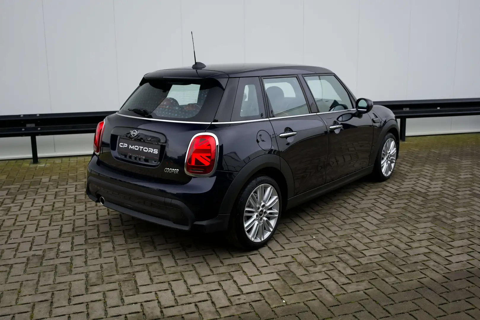 MINI Cooper 5-DEURS  COGNAC LEDER  CAMERA  2023  LIKE NEW Nero - 2