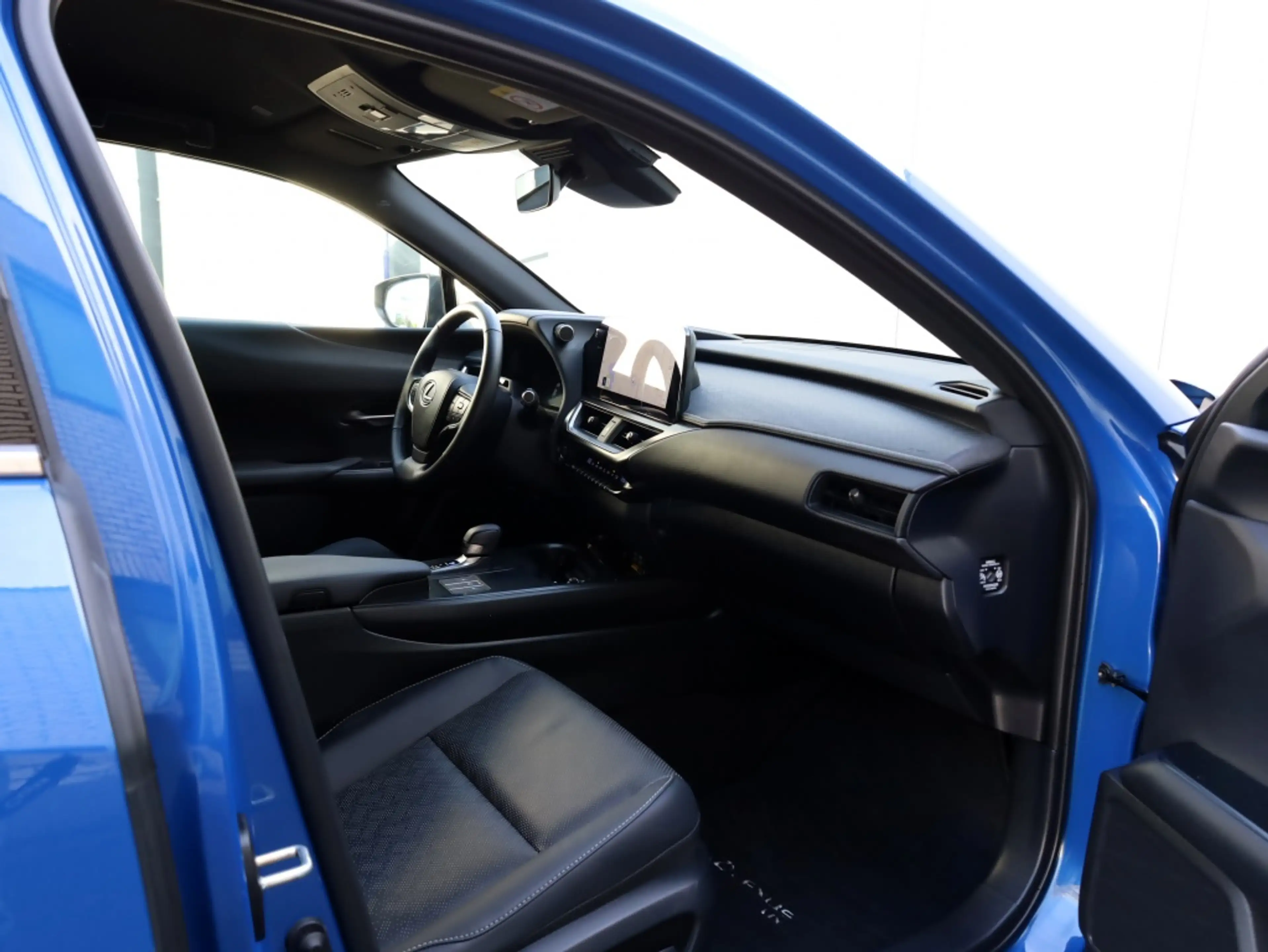 Lexus UX 300h Luxury Line | Leder | Premium Navi | El Achterklep — photo 12