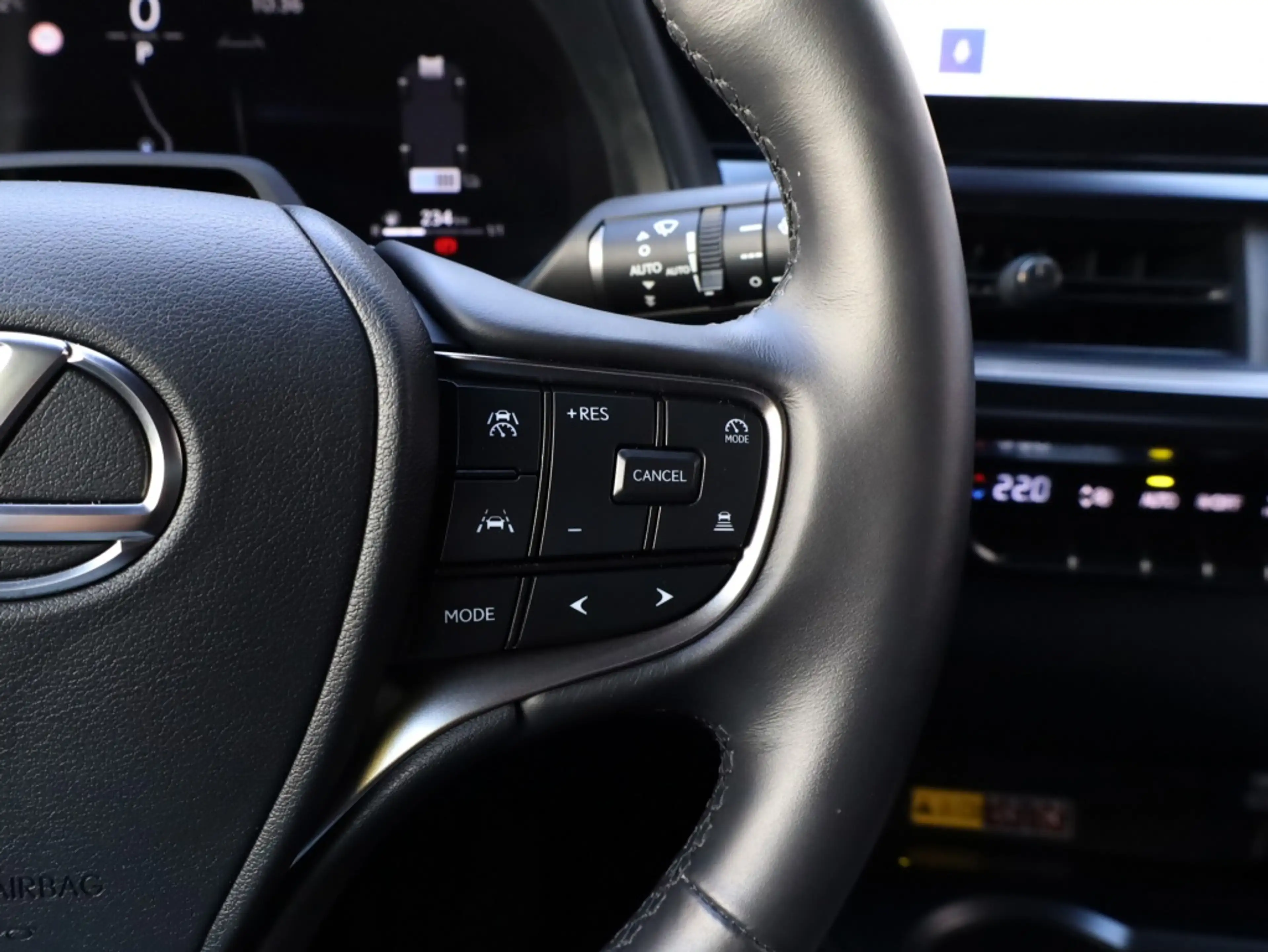 Lexus UX 300h Luxury Line | Leder | Premium Navi | El Achterklep — photo 18