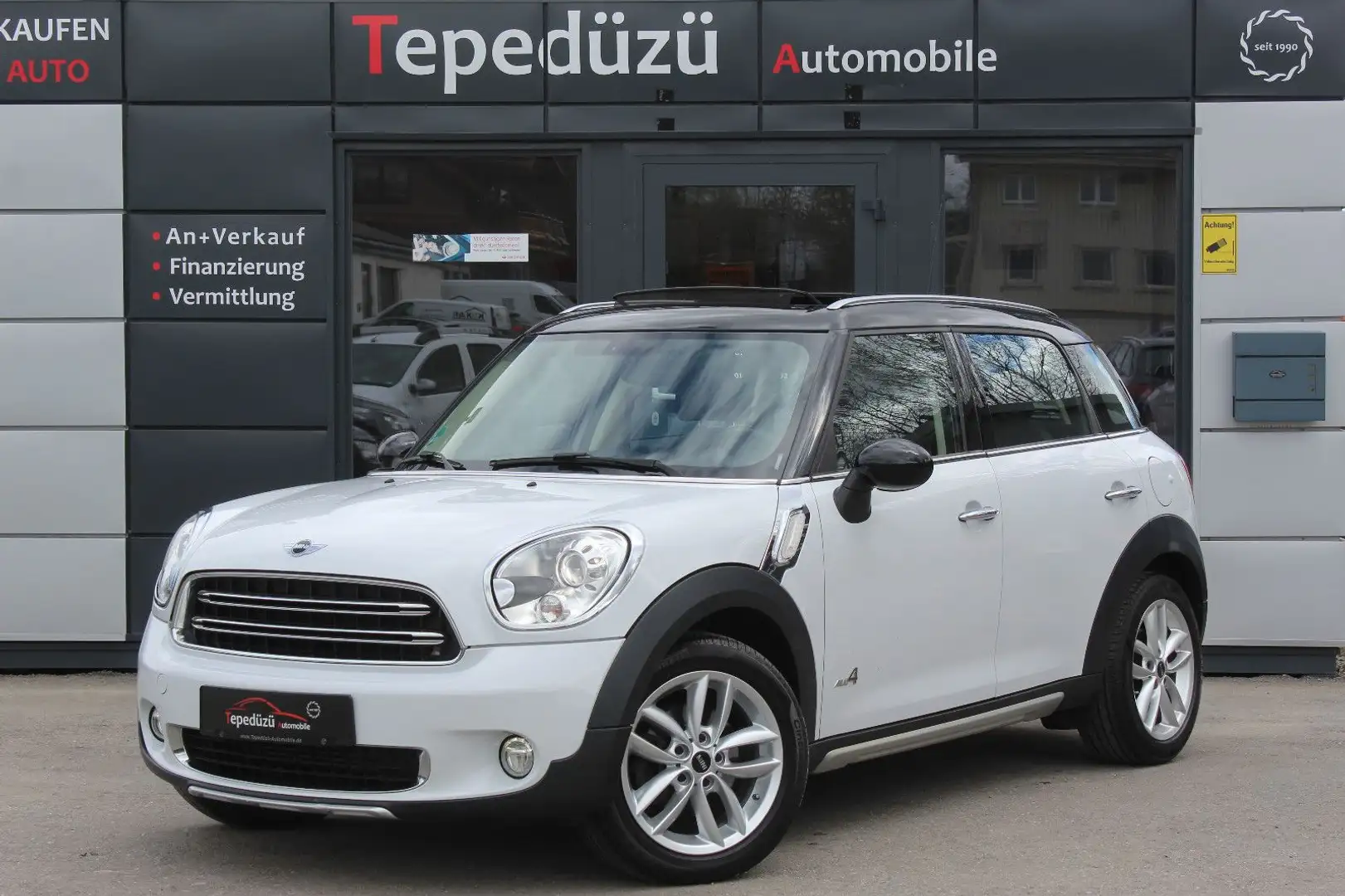 MINI Cooper D COOPER D Countryman All4*XENON*PANO*LEDER*NAVI* Weiß - 1