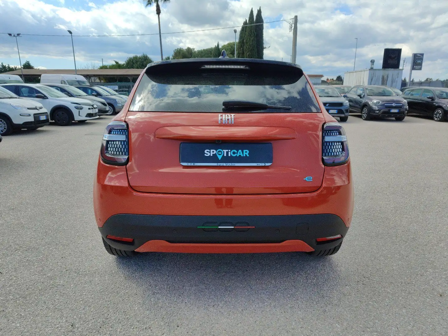 Fiat 600e La Prima Orange - 2