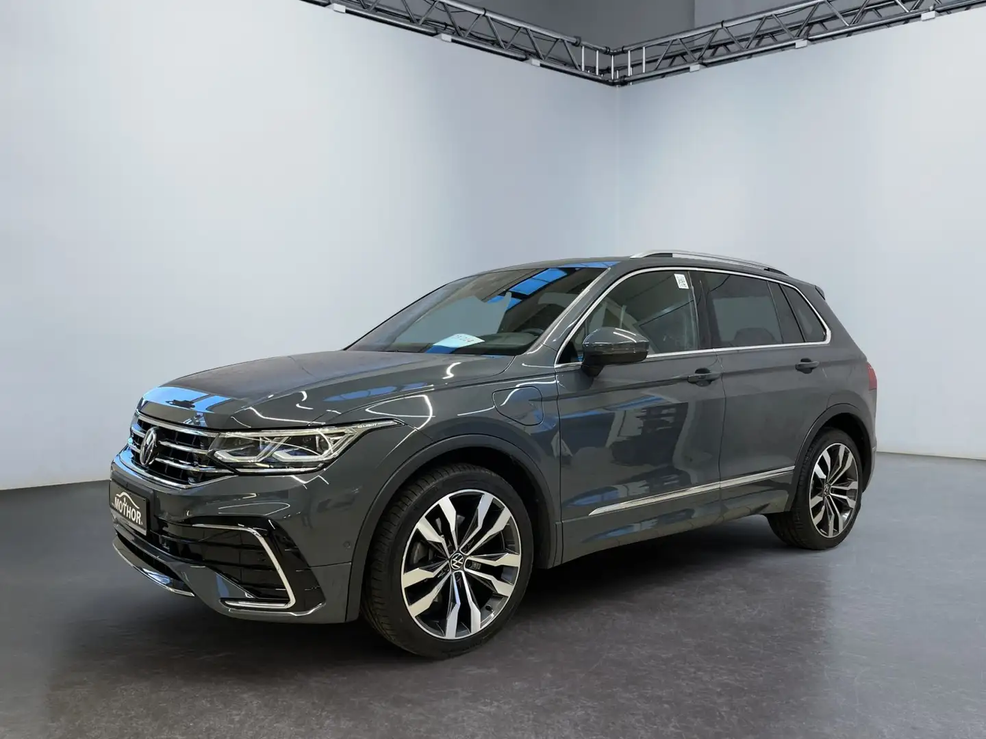 Volkswagen Tiguan R-Line 1.4eHybrid DSG Panorama Navi Leder Grau - 2