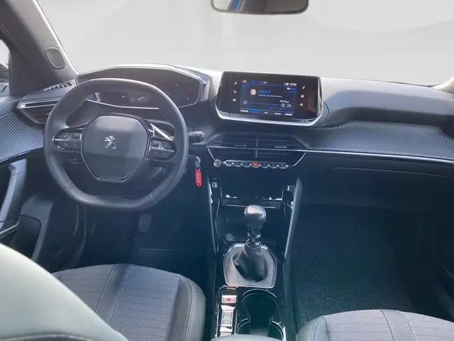 Peugeot 2008 view 6