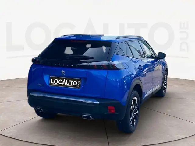 Peugeot 2008 view 4