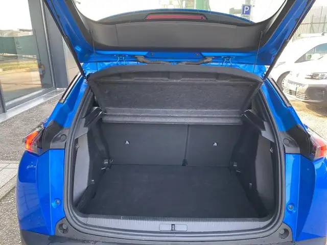Peugeot 2008 view 9