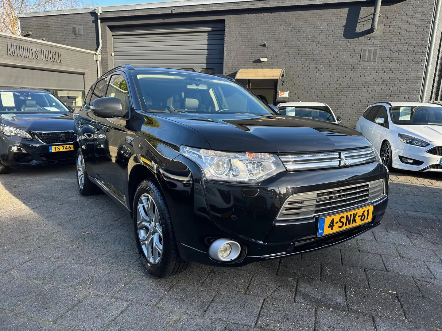 Mitsubishi Outlander 2.0 PHEV Instyle! Elek Sch Dak! Navigatie! Zwart - 1