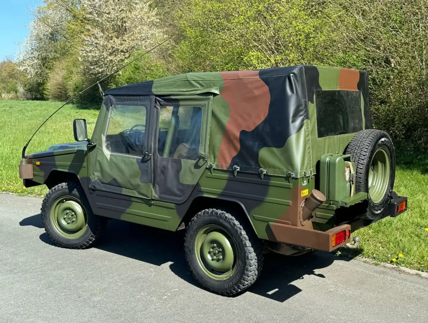 Volkswagen Iltis Bombardier  1.7 H-Kennzeichen Zustand  TOP Зелений - 2