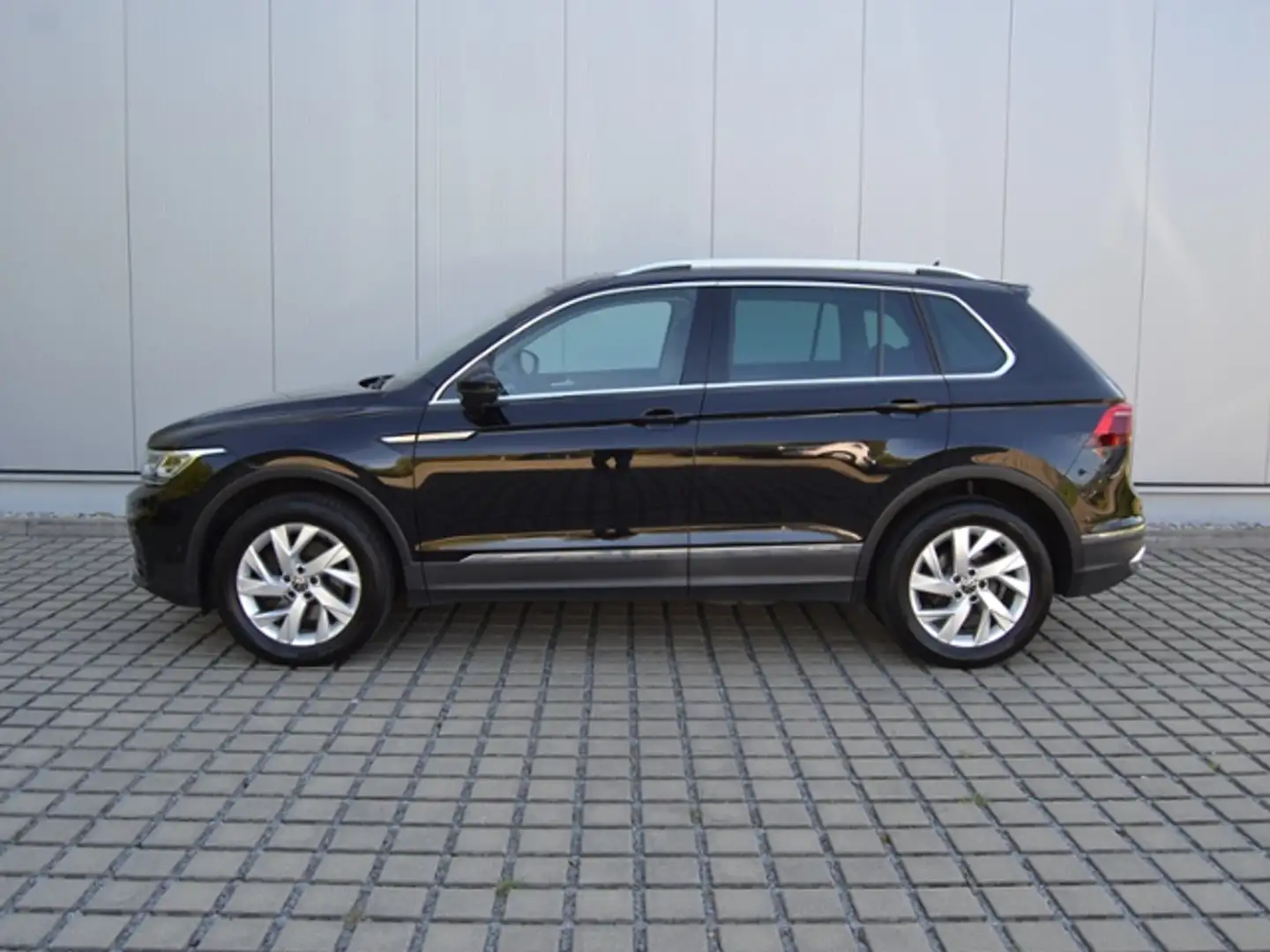 Volkswagen Tiguan 2.0 TDI 200 PS 4M DSG Elegance VOLL/AHK/PANORAMA/ Schwarz - 2