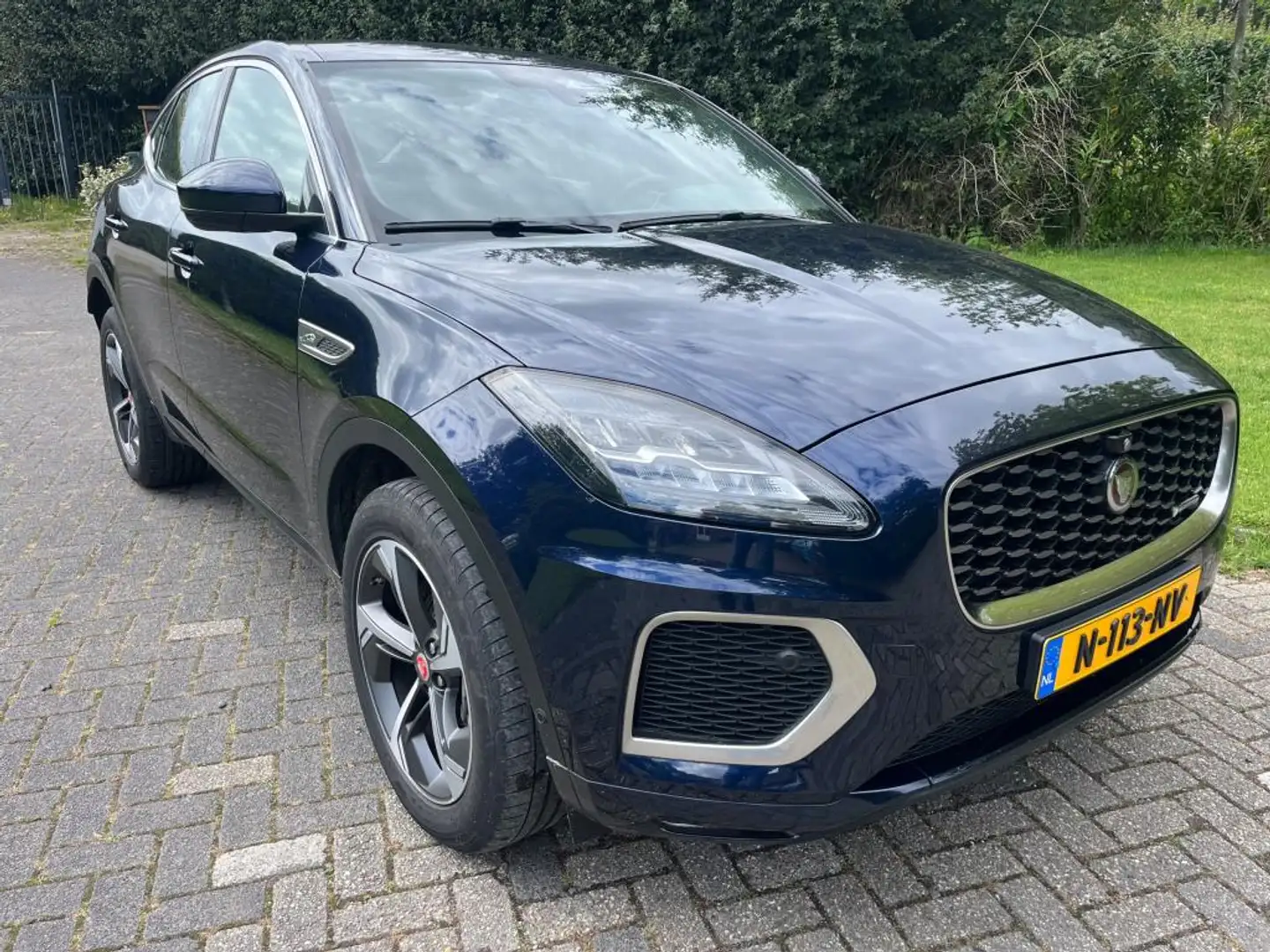 Jaguar E-Pace 1.5 P300e AWD R-Dynamic HSE Bleu - 2