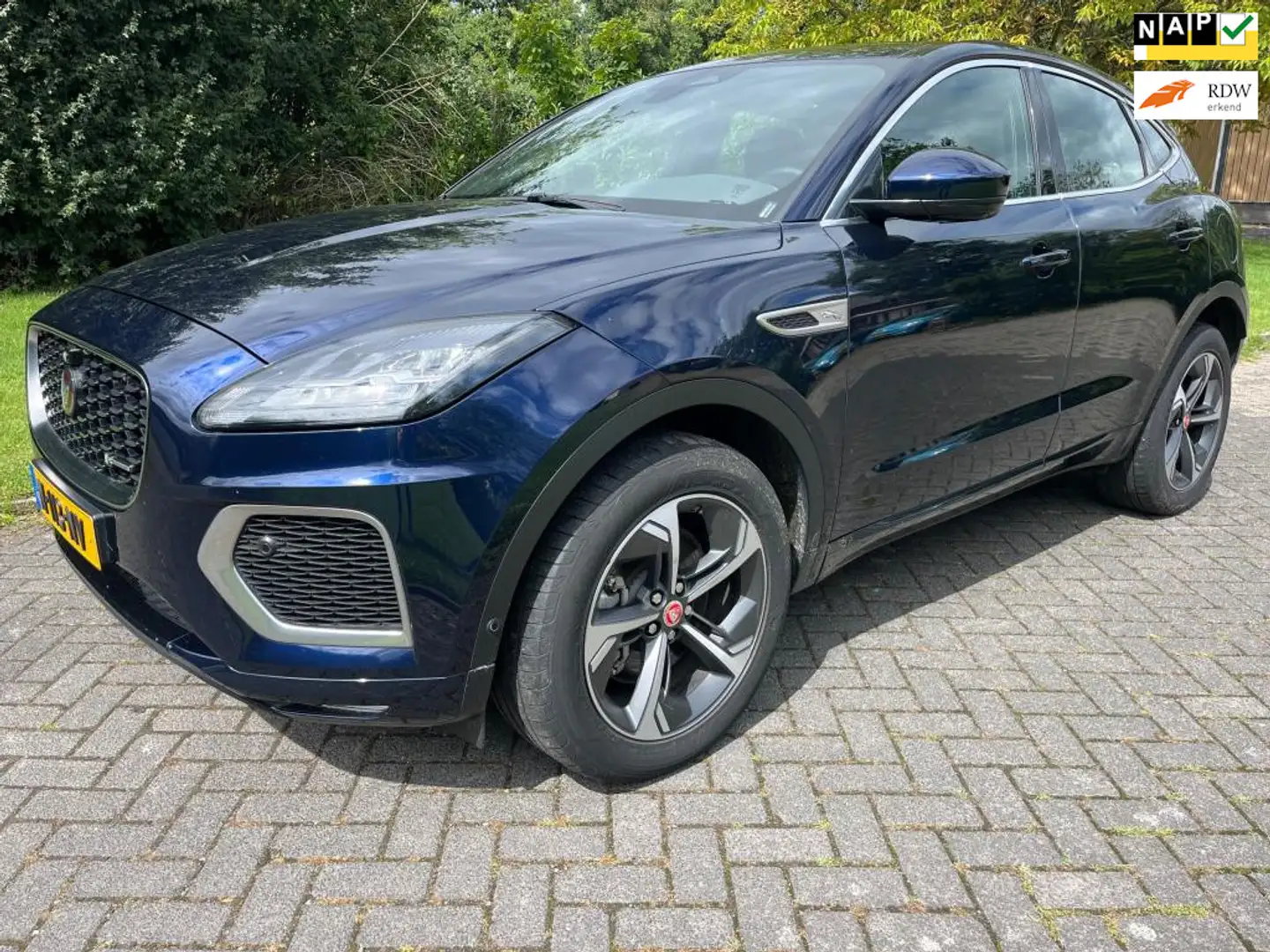 Jaguar E-Pace 1.5 P300e AWD R-Dynamic HSE Bleu - 1