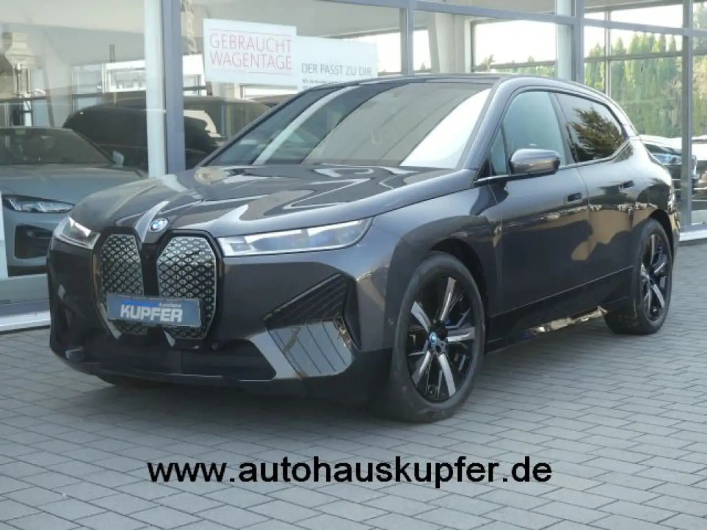 BMW iX xDrive50 Sportpak.AHK°LASER°PANO°21-Sitzbelü Grau - 1