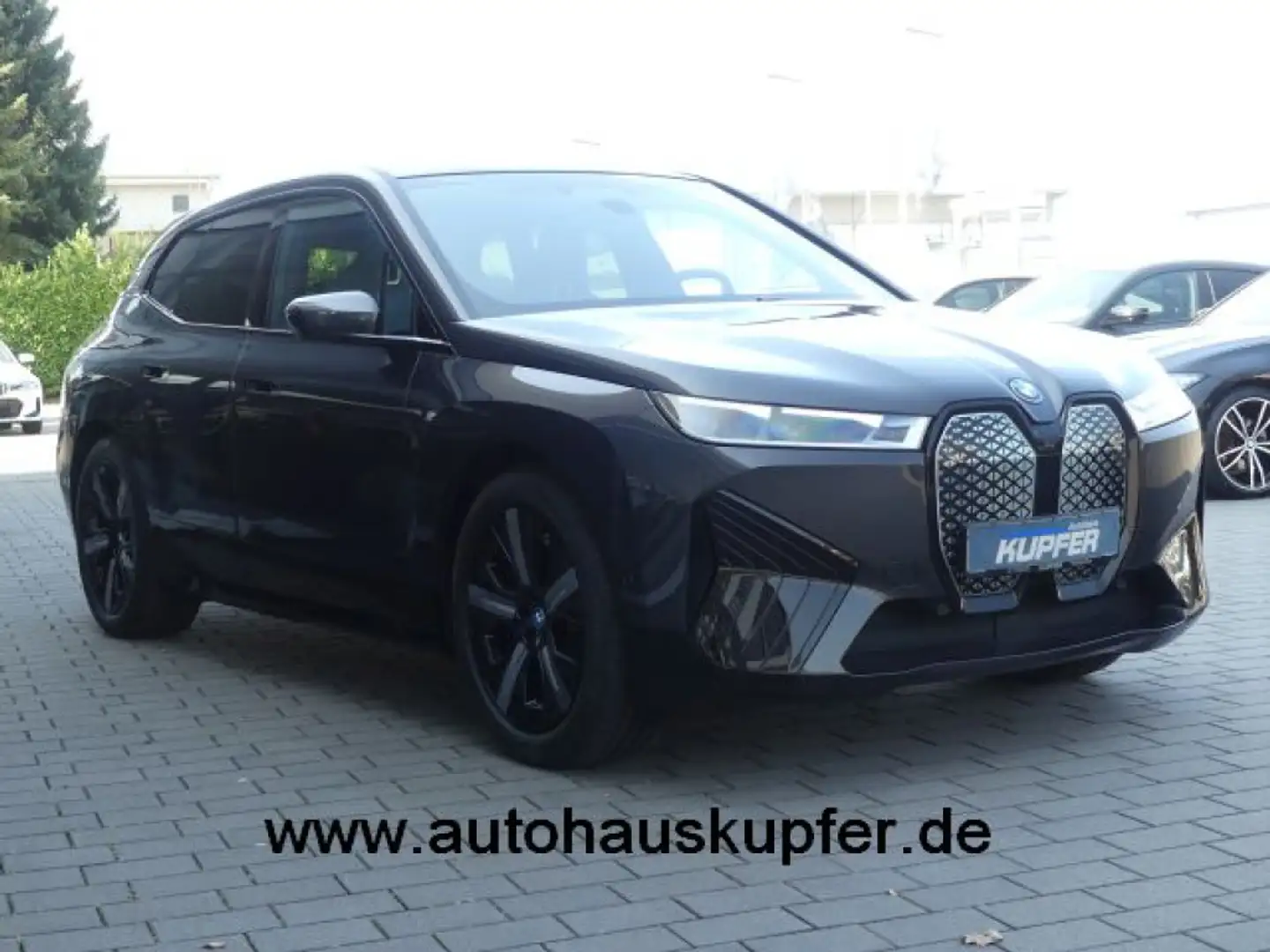 BMW iX xDrive50 Sportpak.AHK°LASER°PANO°21-Sitzbelü Grau - 2