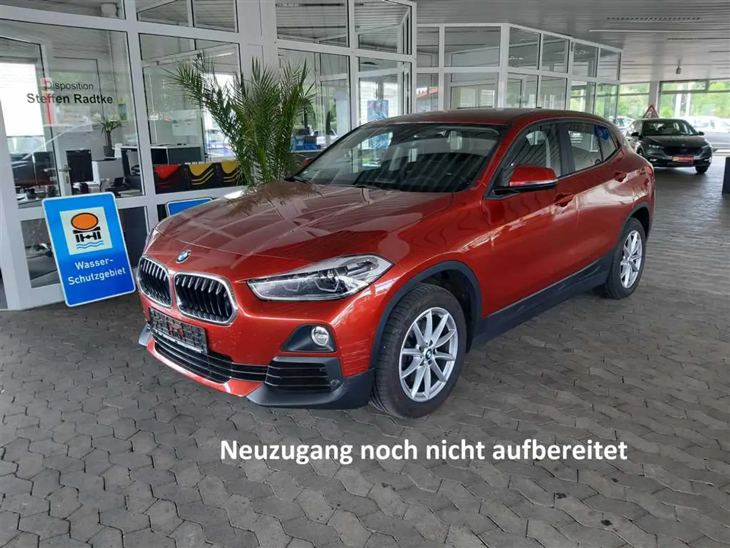 BMW X2 sDrive18i Advantage NAVI+SHZ+PDC Naranja - 1