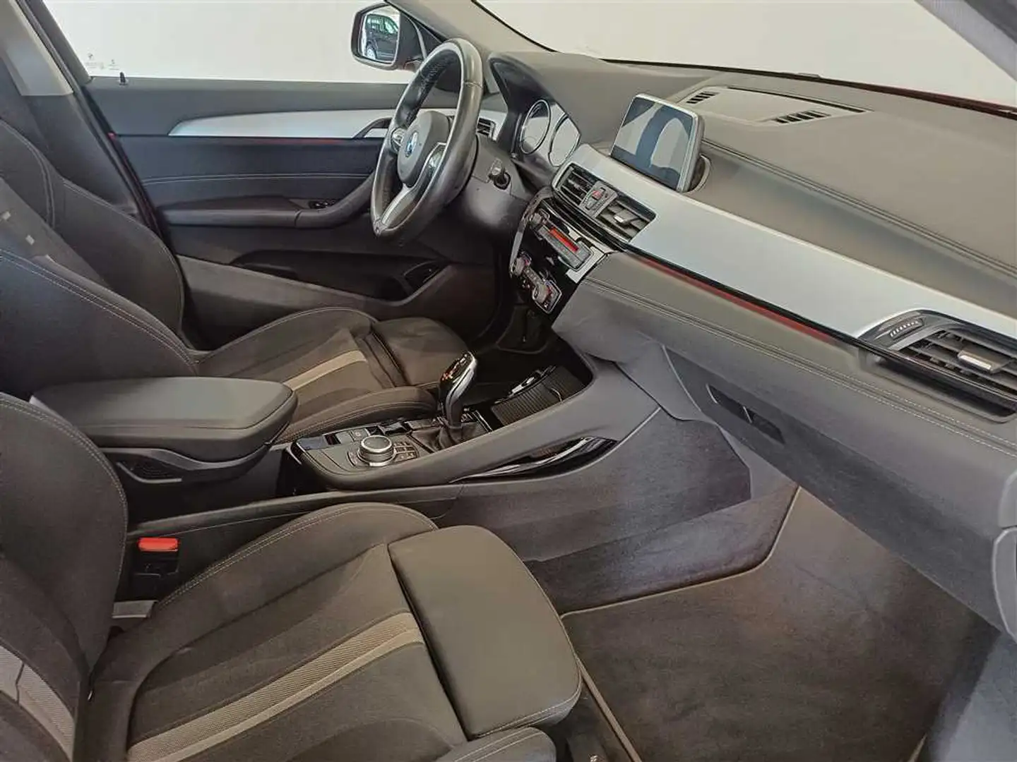 BMW X2 sDrive18i Advantage NAVI+SHZ+PDC Arancione - 2