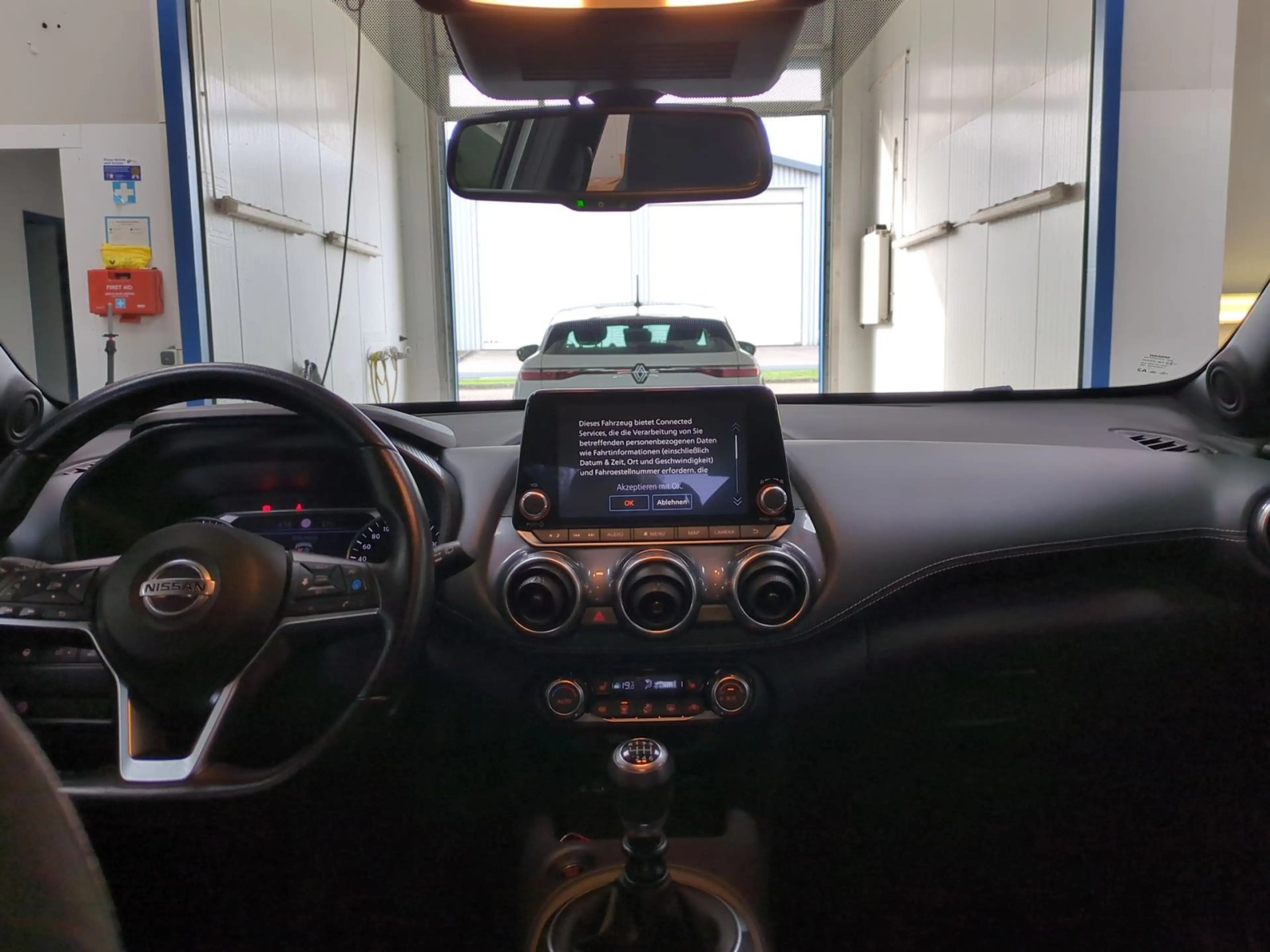 Nissan Juke 1.0 DIG-T N-Connecta*Navi*RFK*SHZ*uvm.* — photo 14