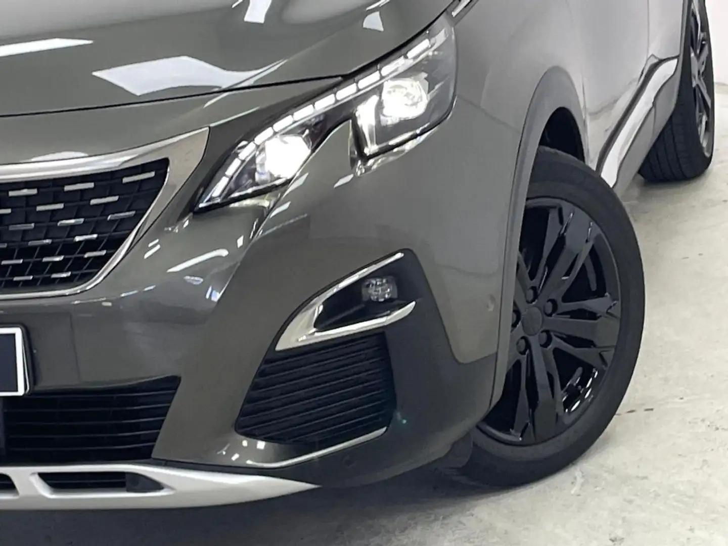 Peugeot 3008 BlueHDi 130 S&S GT Line EAT8 Gris - 2