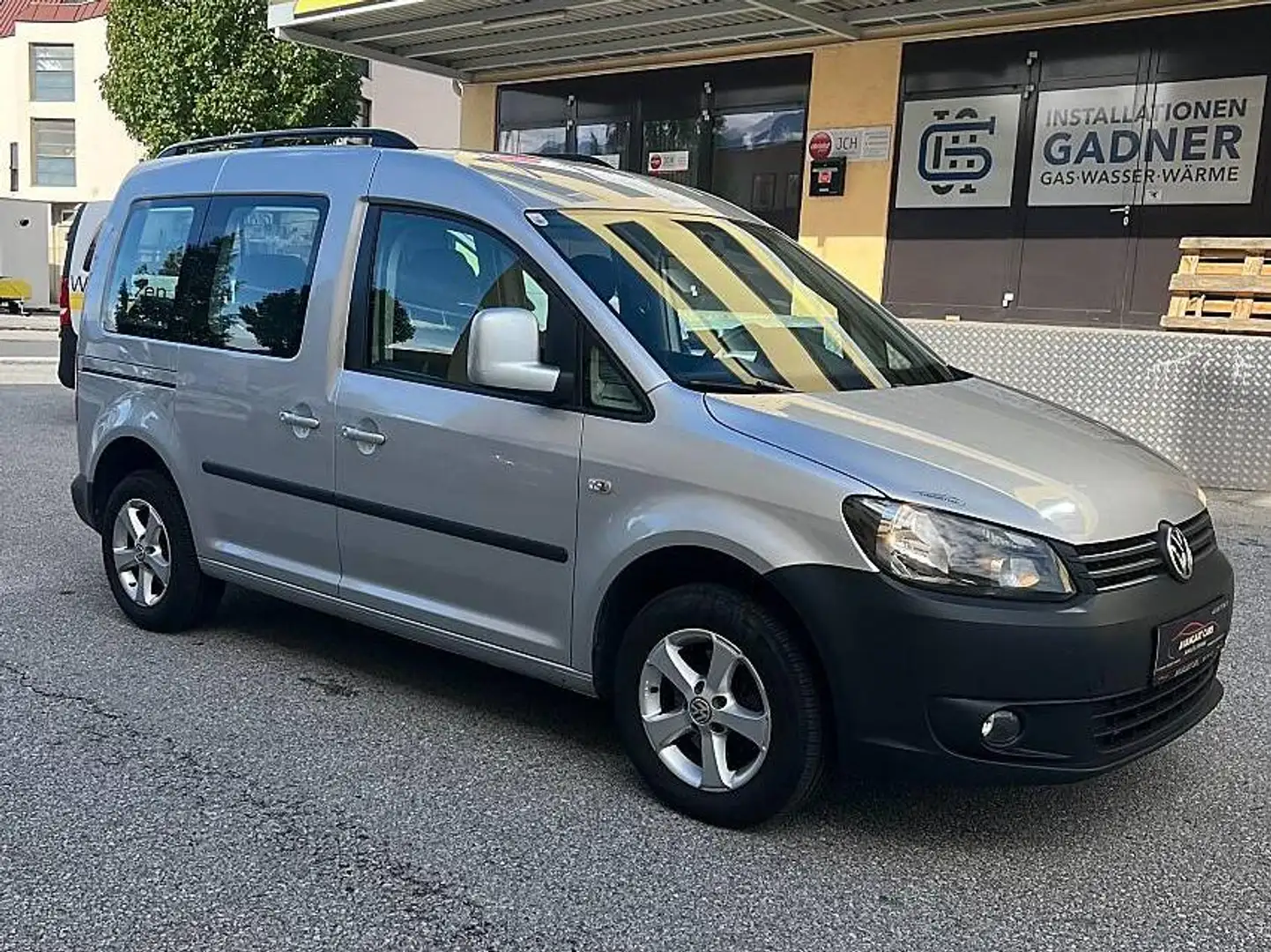 Volkswagen Caddy Trendline BMT Grau - 2