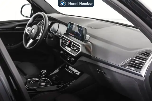 BMW X3 view 8