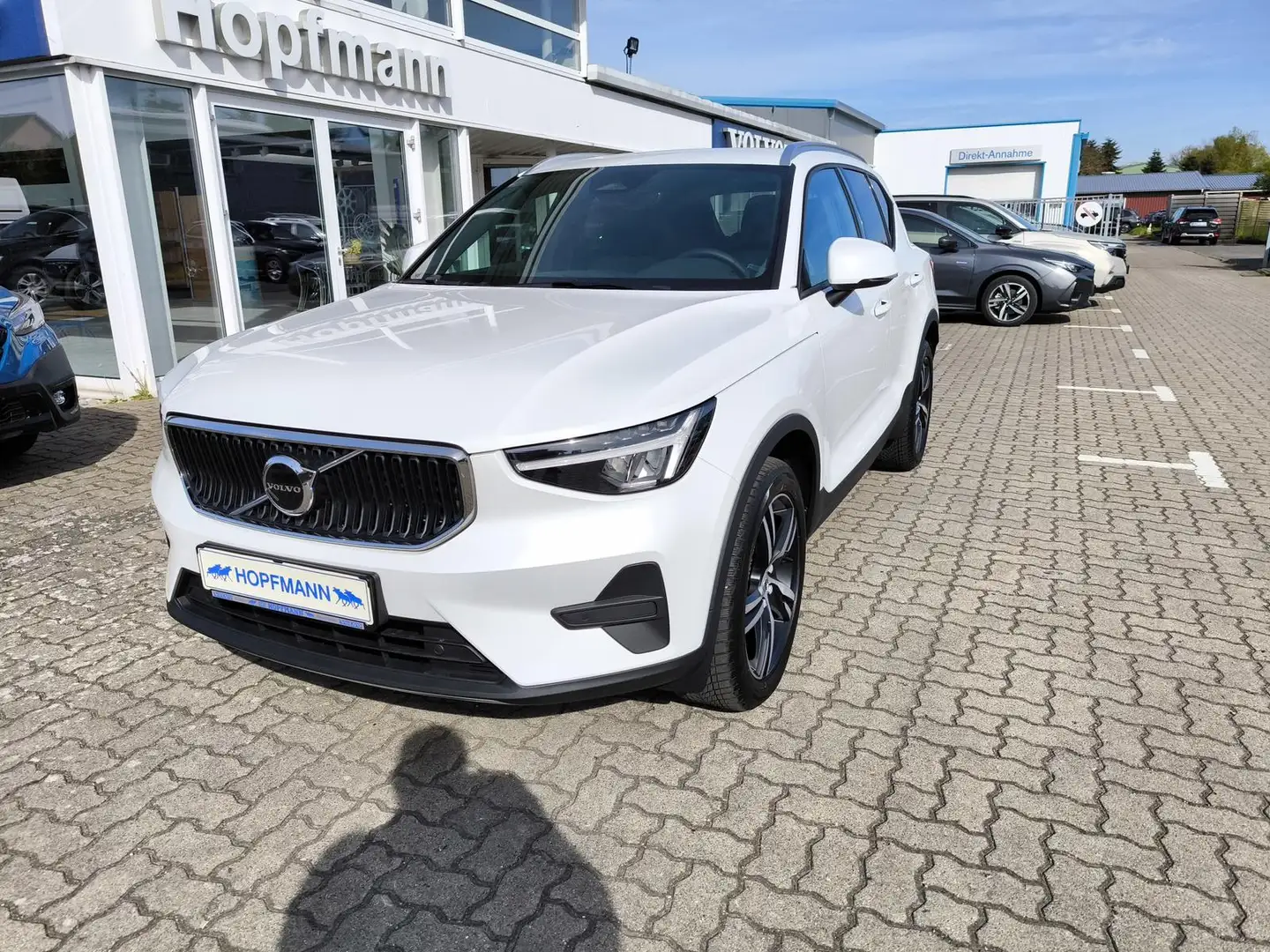 Volvo XC40 B3 Benzin Aut. / ACC / BLIS mit WKR Weiß - 1