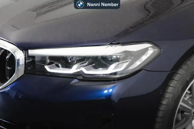 BMW 5 Series view 5