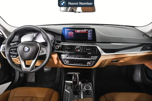 BMW 5 Series view 11