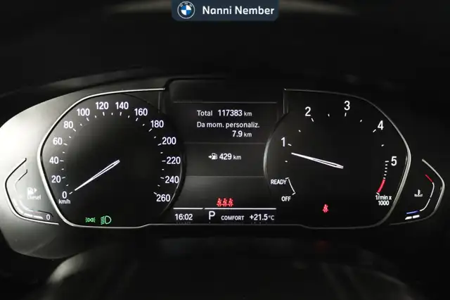 BMW 5 Series view 9