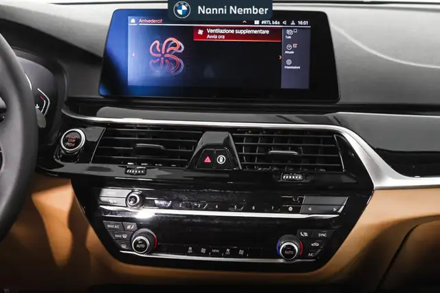 BMW 5 Series view 12