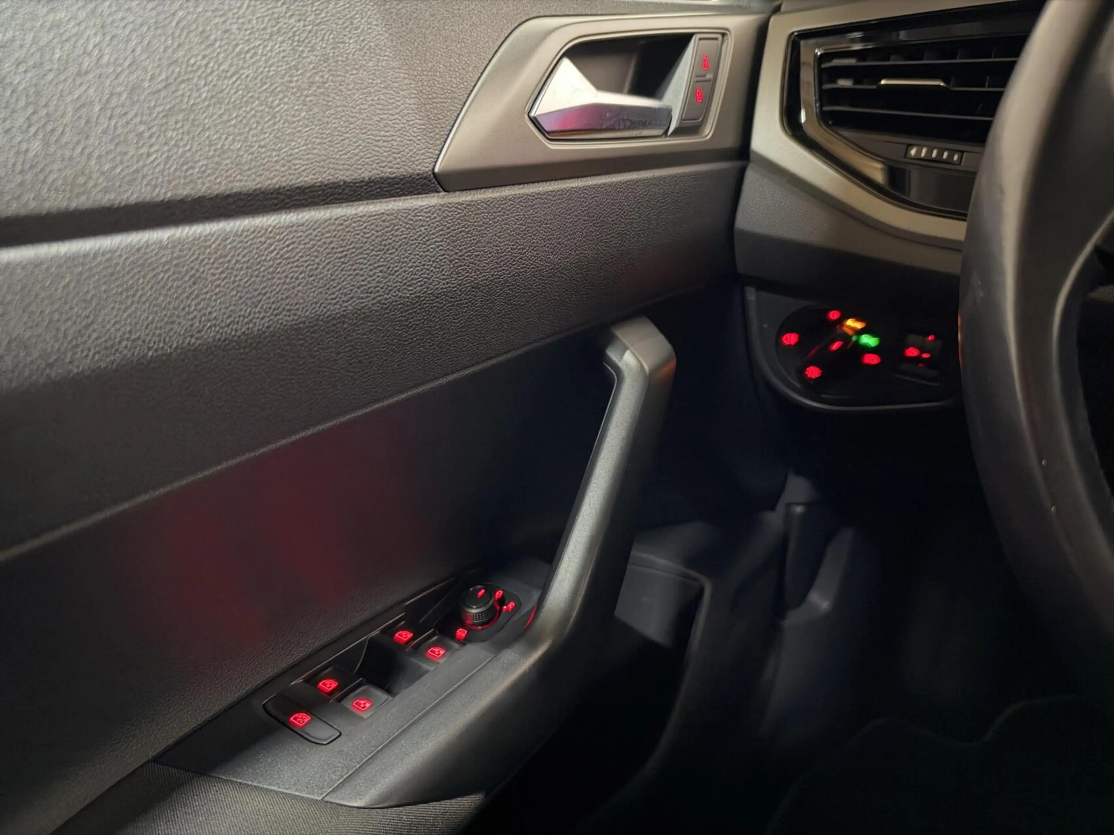 Volkswagen Polo 1.0 TSI 17” R-Line DSG CarPlay Stoelverwarming — photo 21