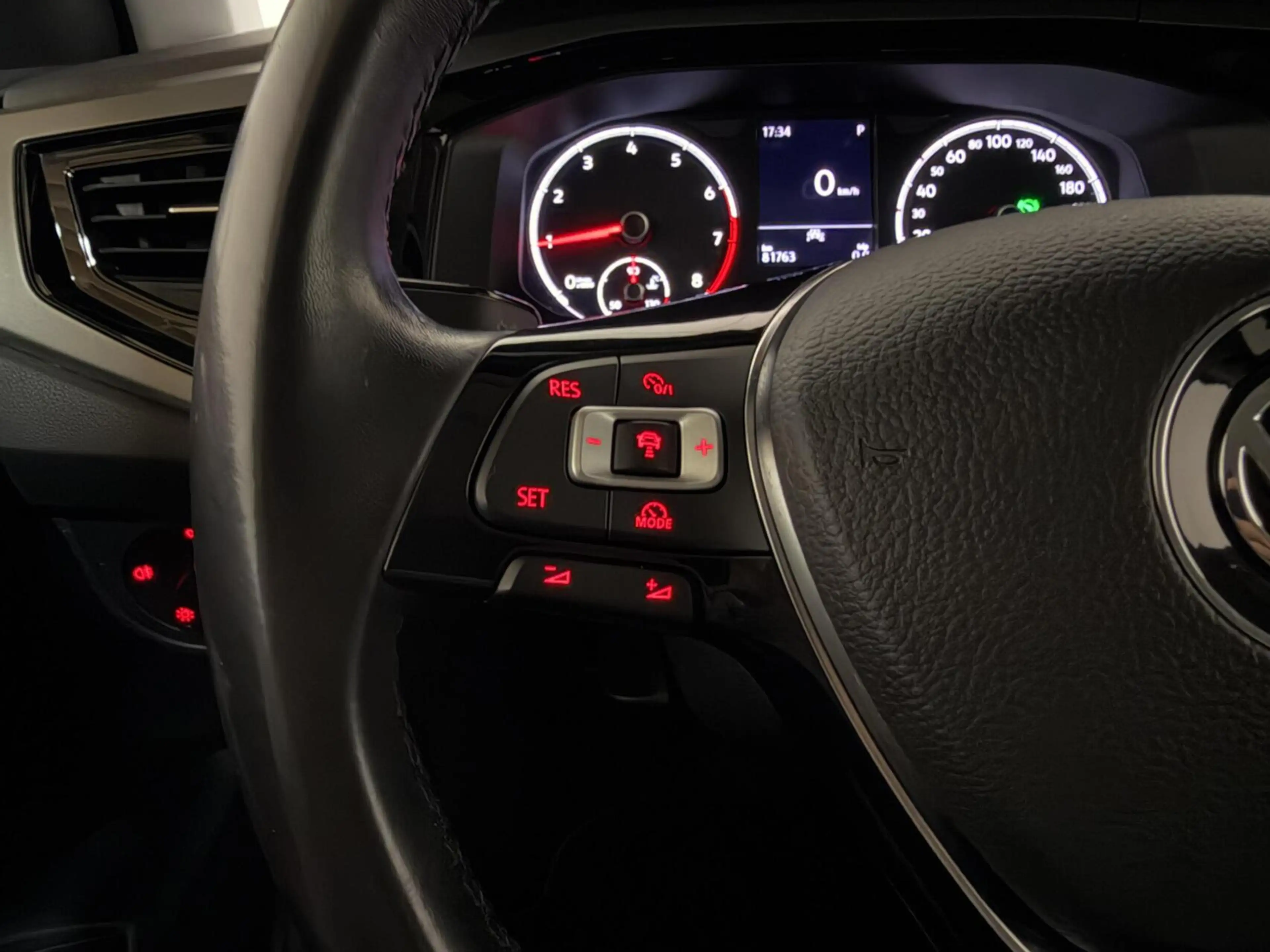 Volkswagen Polo 1.0 TSI 17” R-Line DSG CarPlay Stoelverwarming — photo 23