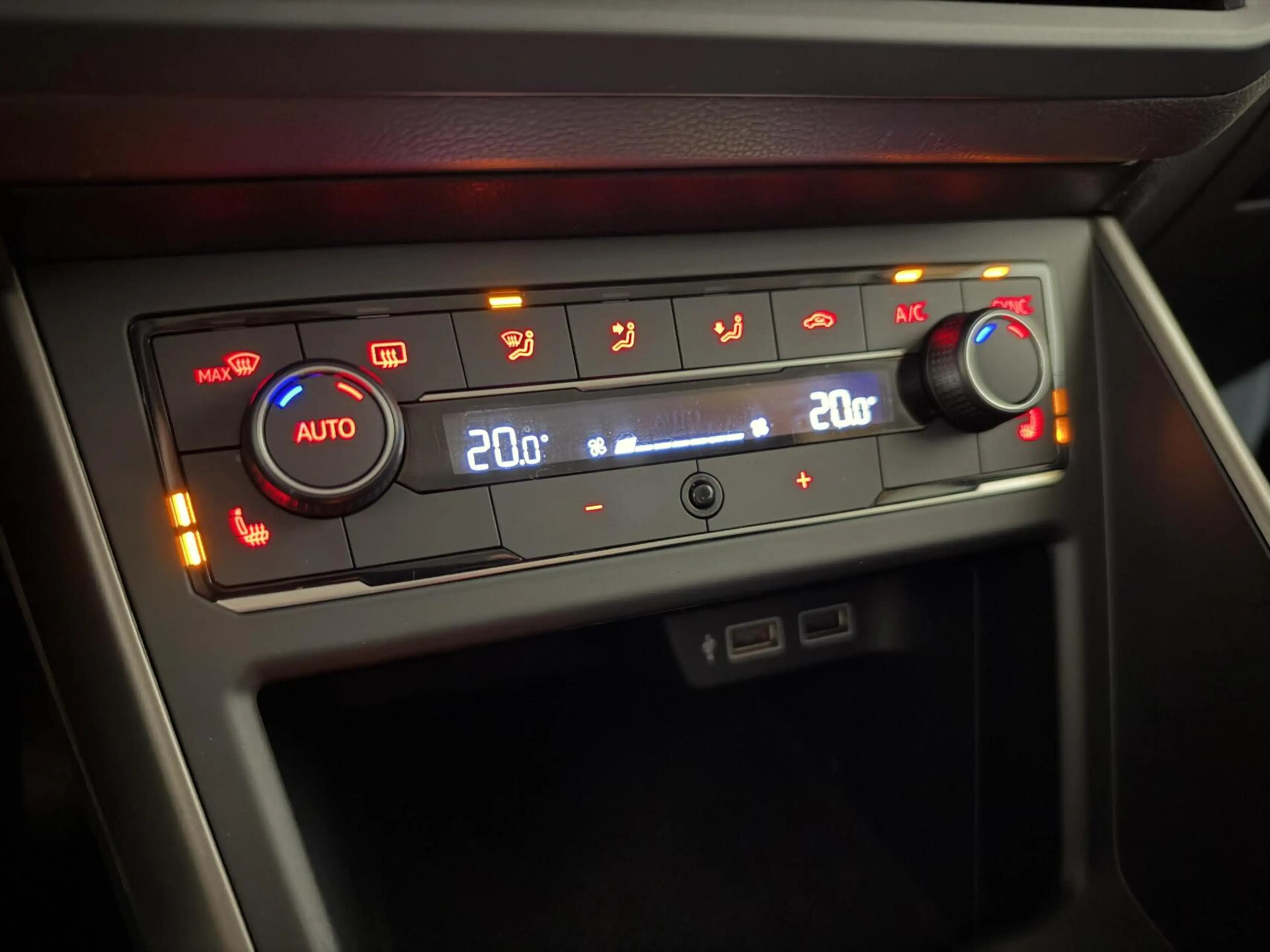 Volkswagen Polo 1.0 TSI 17” R-Line DSG CarPlay Stoelverwarming — photo 29